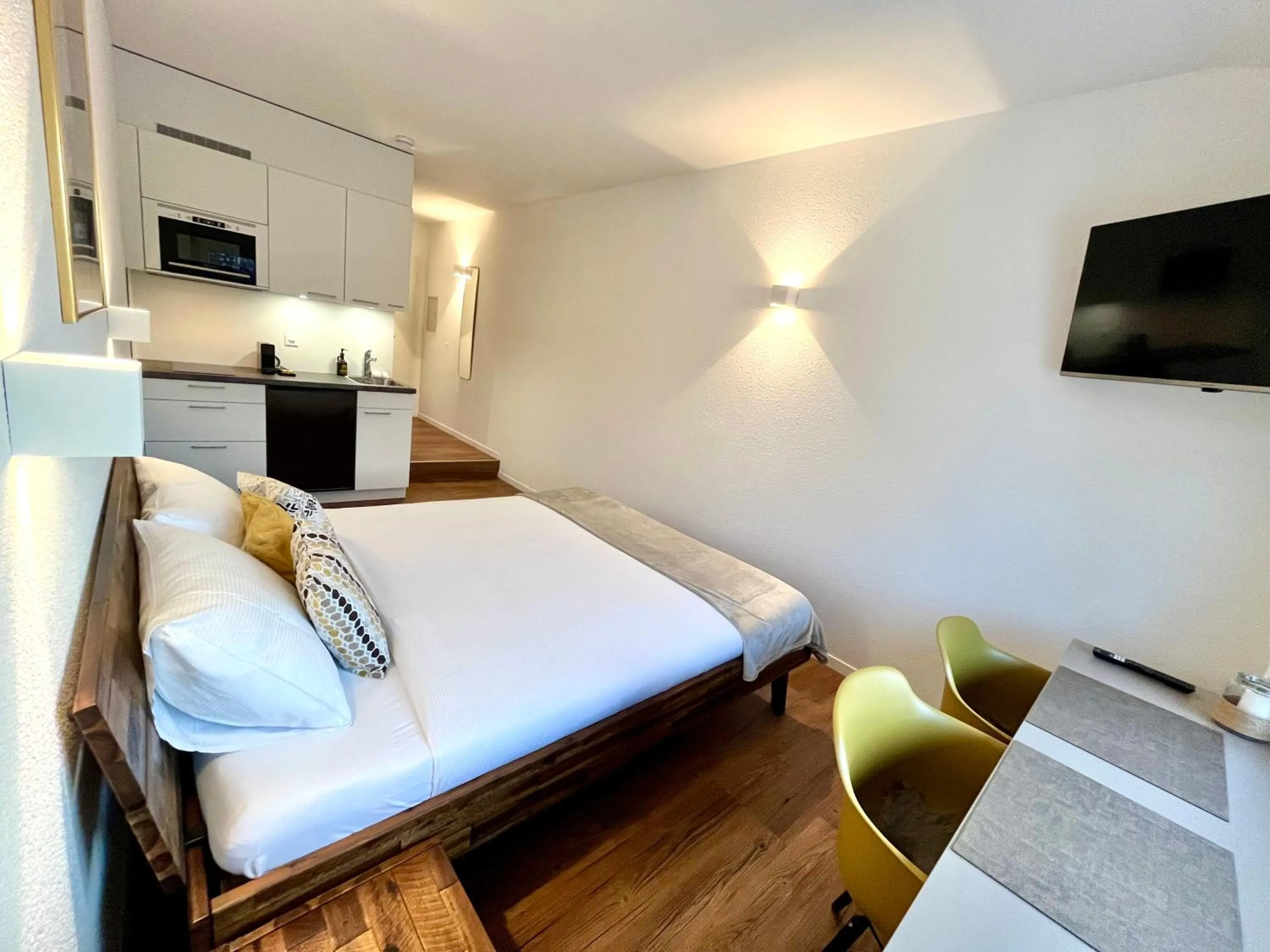 View (from property/room), Bed in Apart-Hôtel Pont-de-Thielle