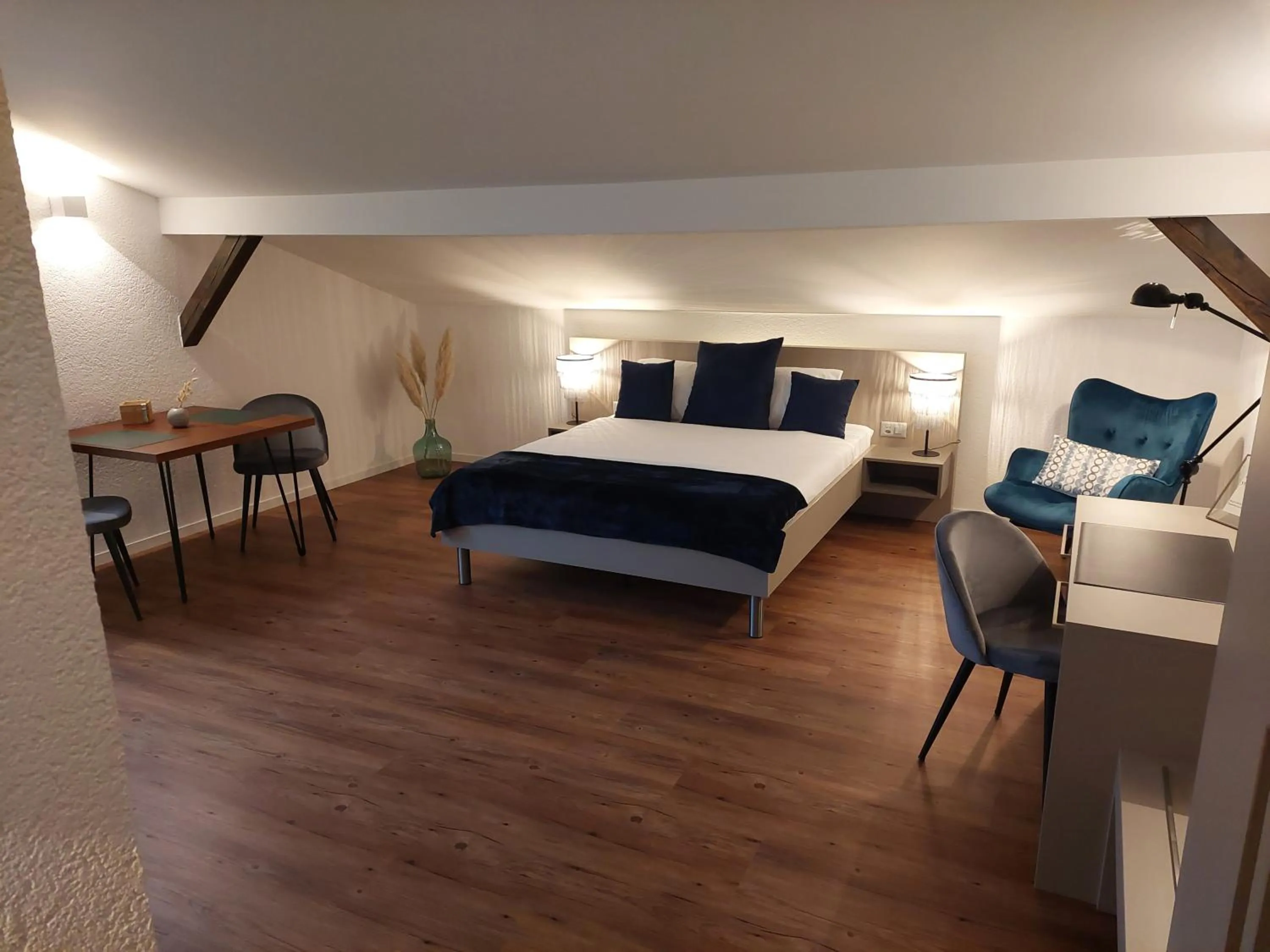 Photo of the whole room, Bed in Apart-Hôtel Pont-de-Thielle