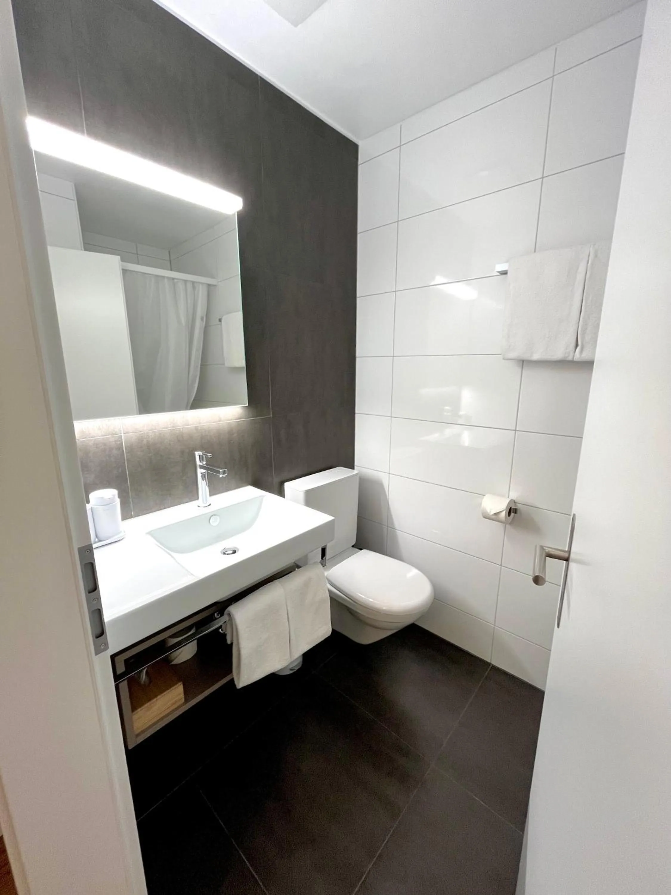 Bathroom in Apart-Hôtel Pont-de-Thielle