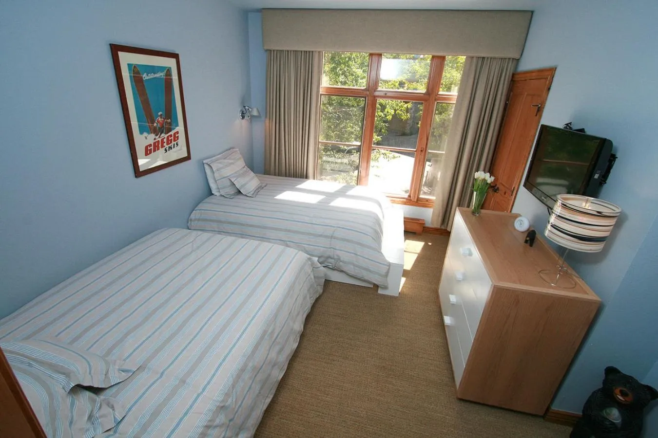 Bed in Highlands Townhome by Vail Realty