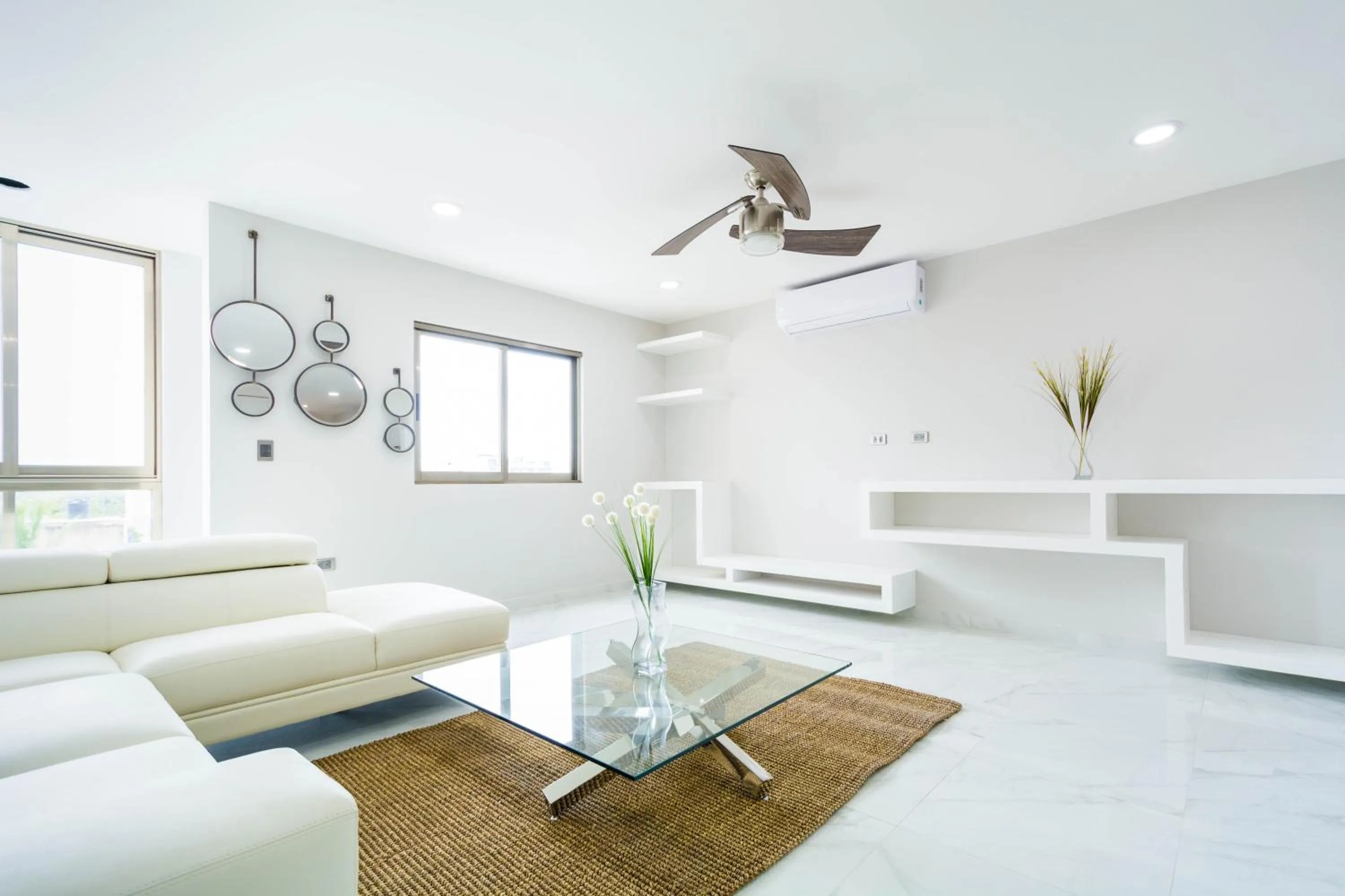 Palmarena Rooms & Residences - Long Stay Comfort with Parking, Sauna, Gym & Pool - Steps from 5th Avenue