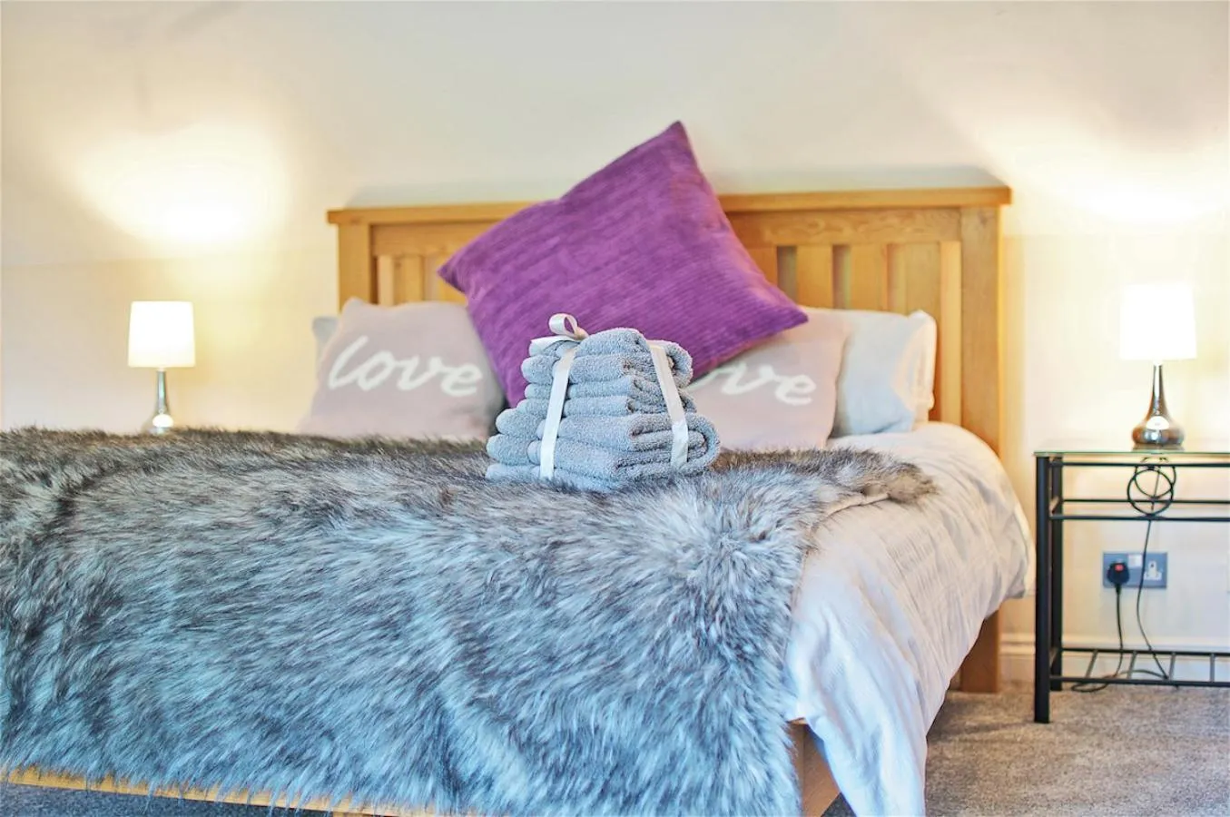 Bedroom, Bed in Northlands Farm - Old Farm Cottage