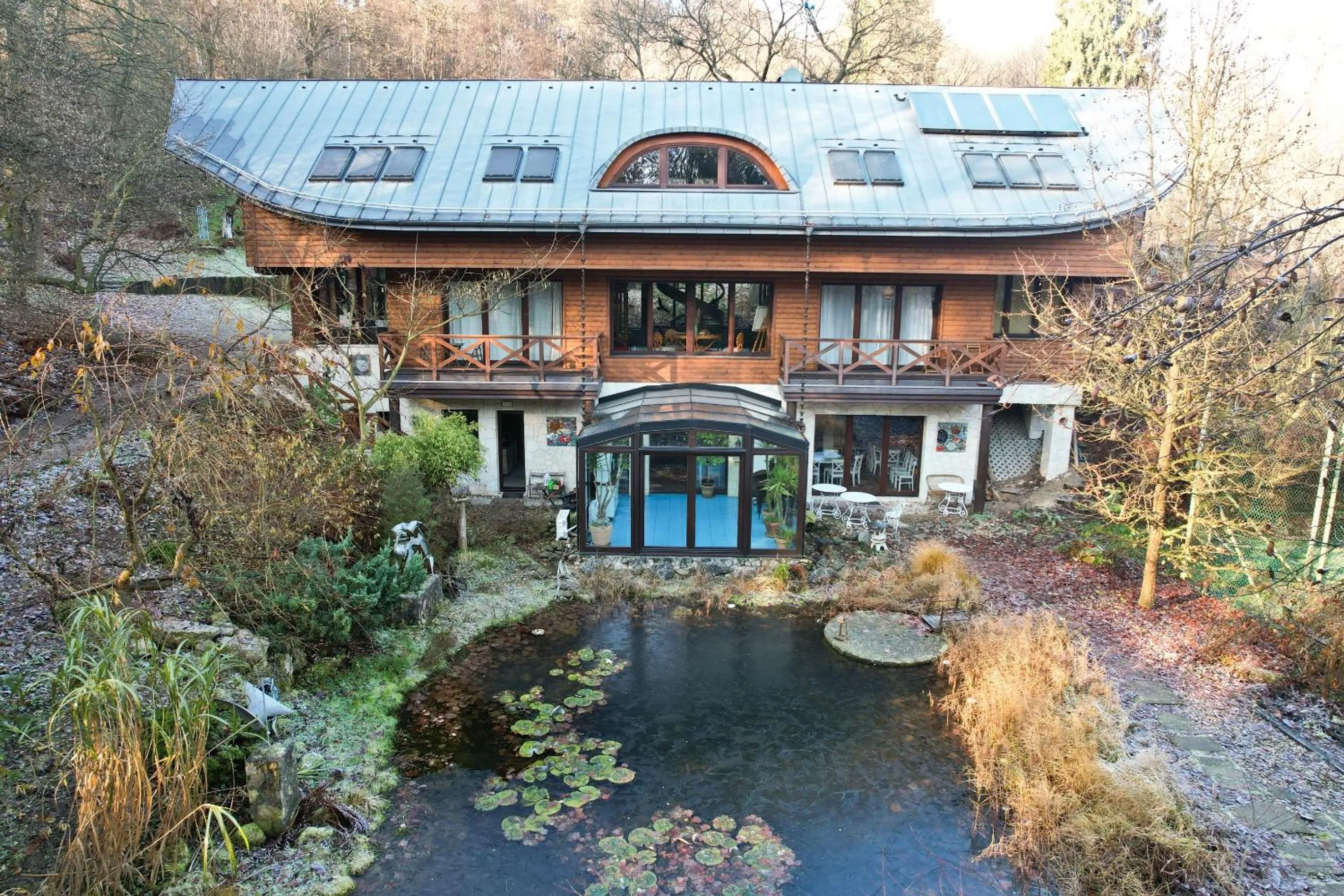 Property building in Ekosamotnia