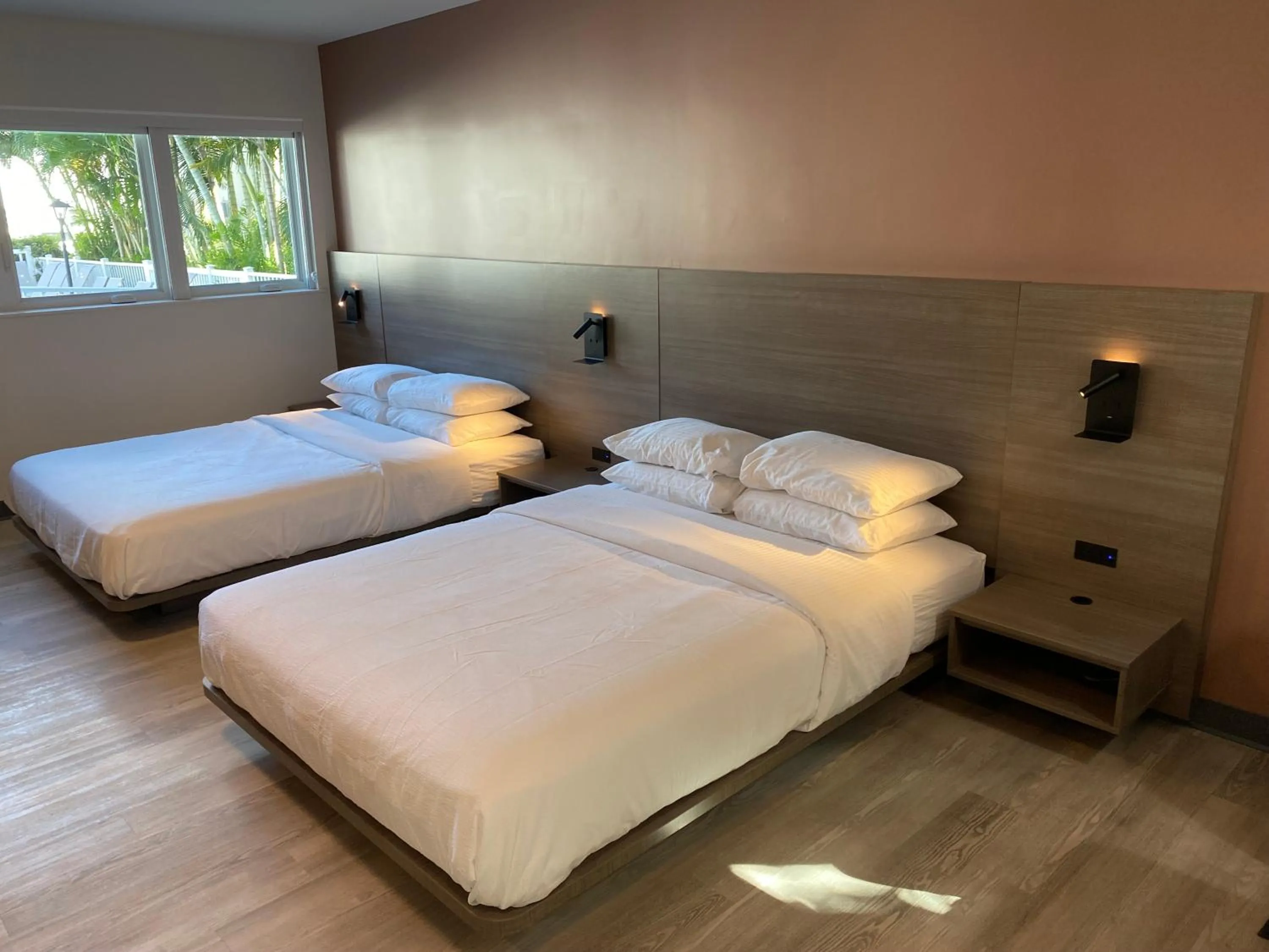 Bed in Rolo Beach Hotel