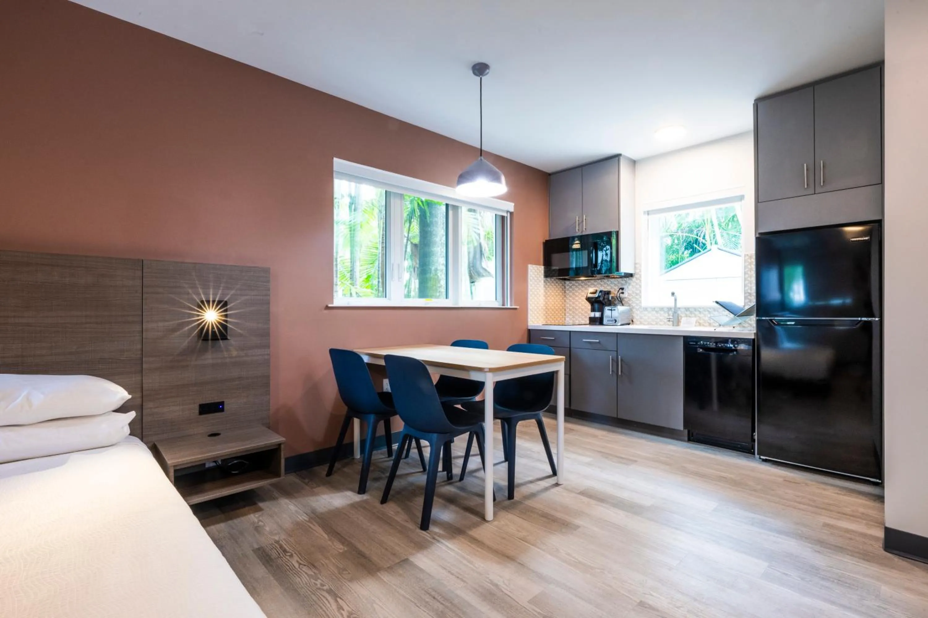 Bed in Rolo Beach Hotel