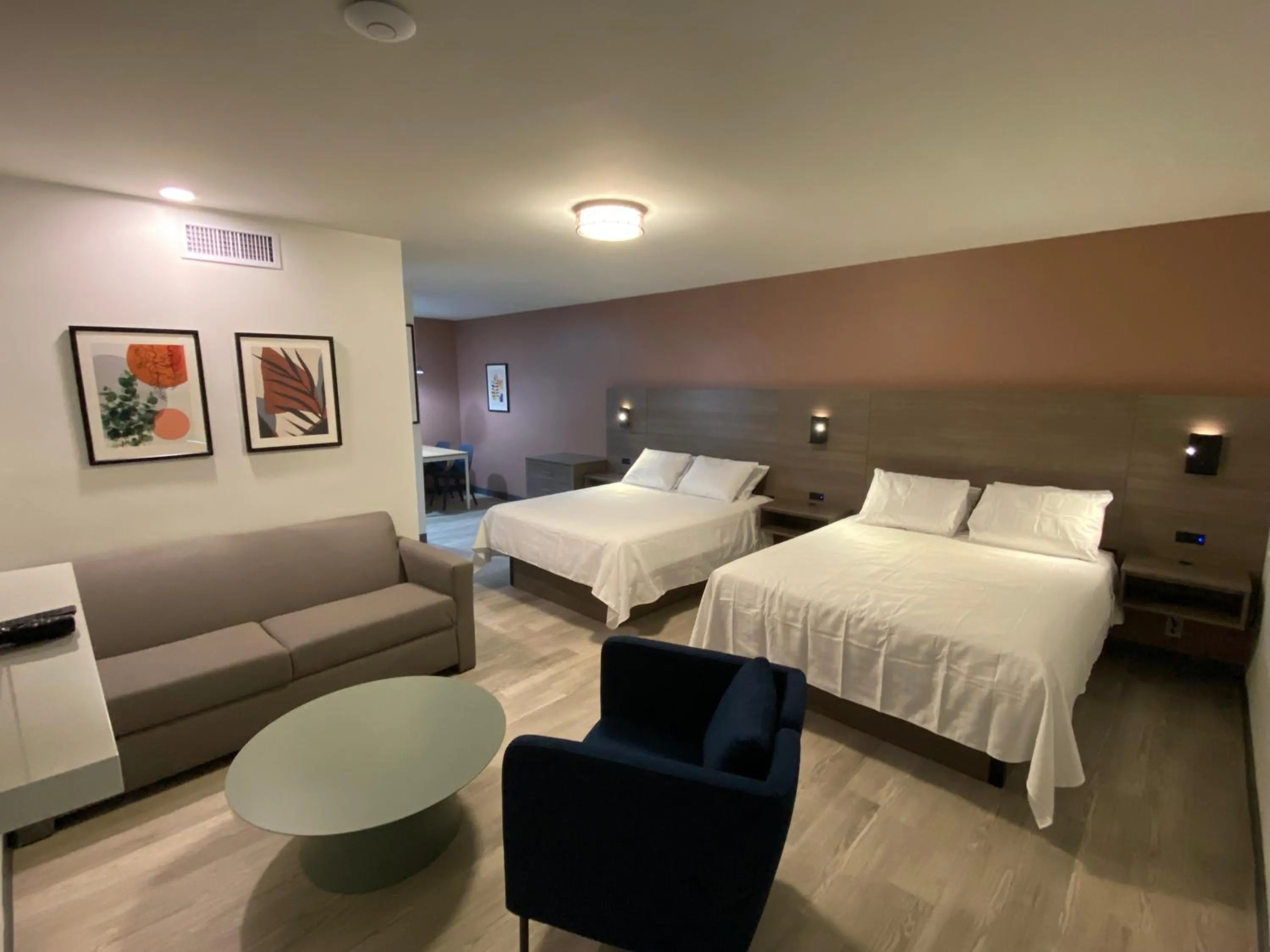 Bed in Rolo Beach Hotel