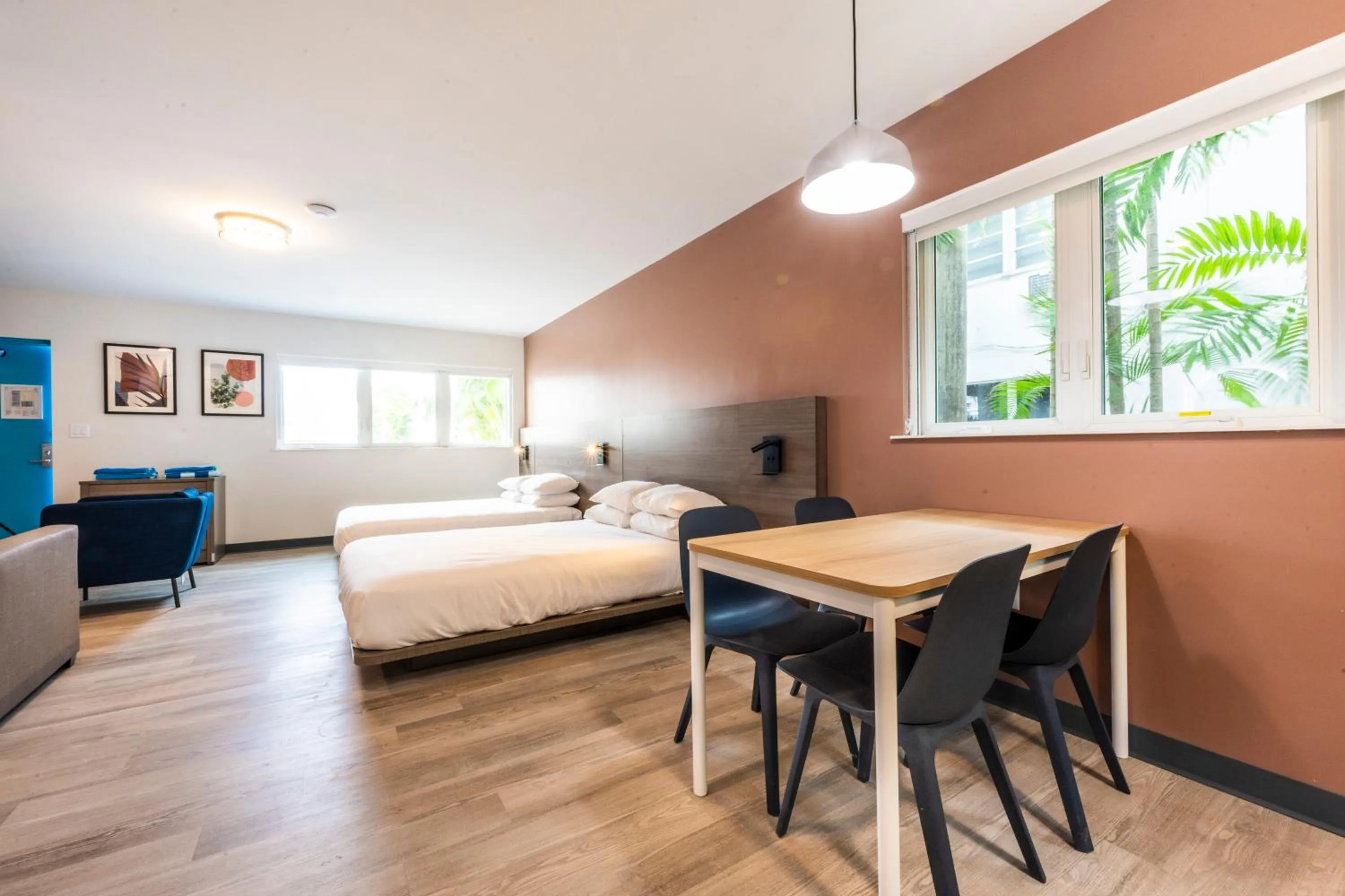 Bed in Rolo Beach Hotel