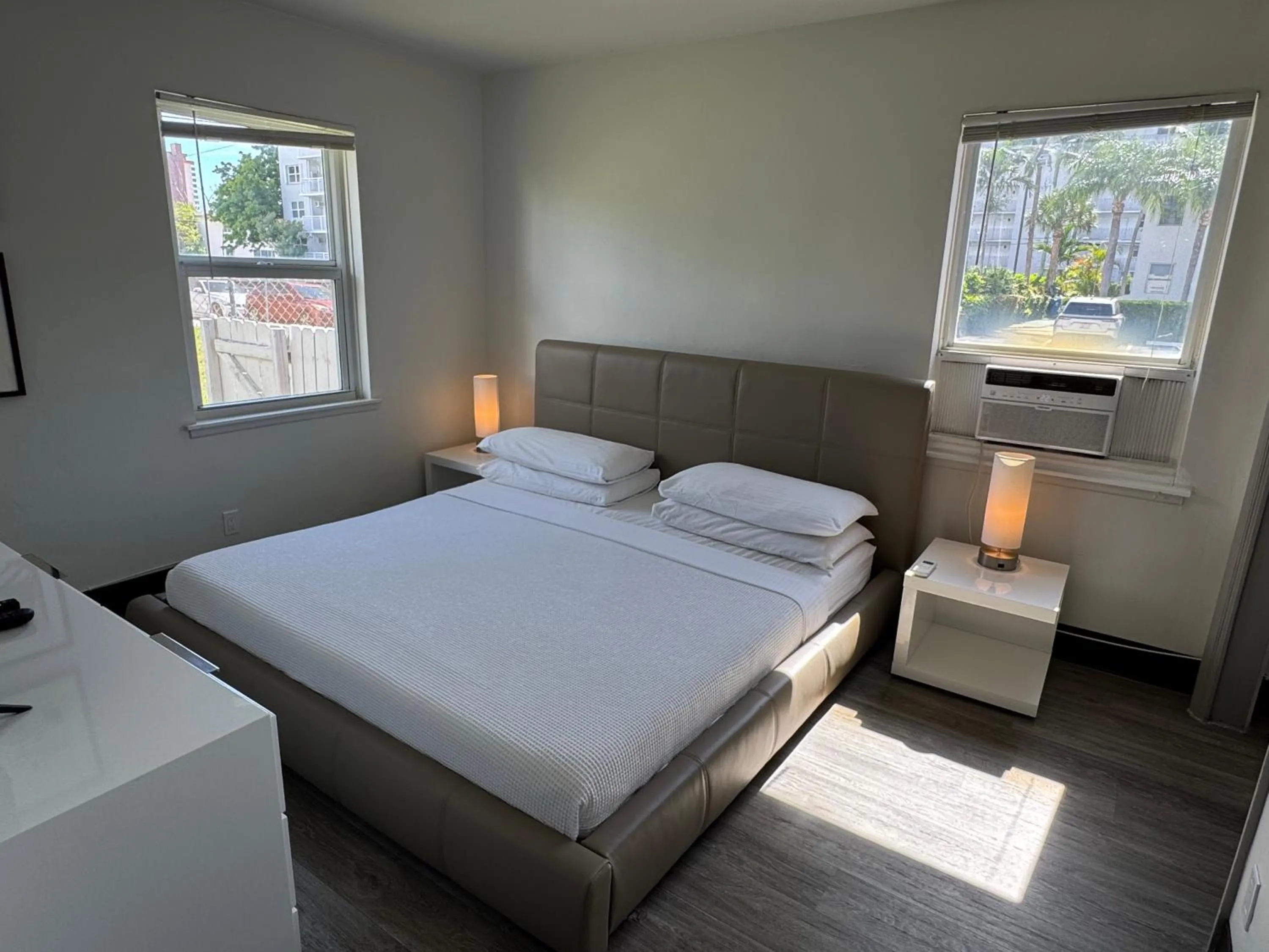 Bed in Rolo Beach Hotel