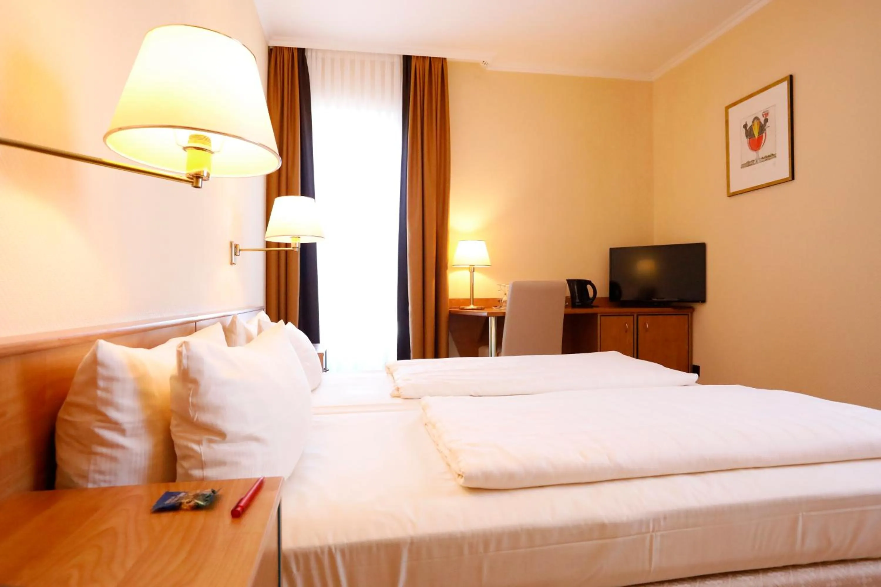 Bedroom, Bed in Kurpark-Hotel