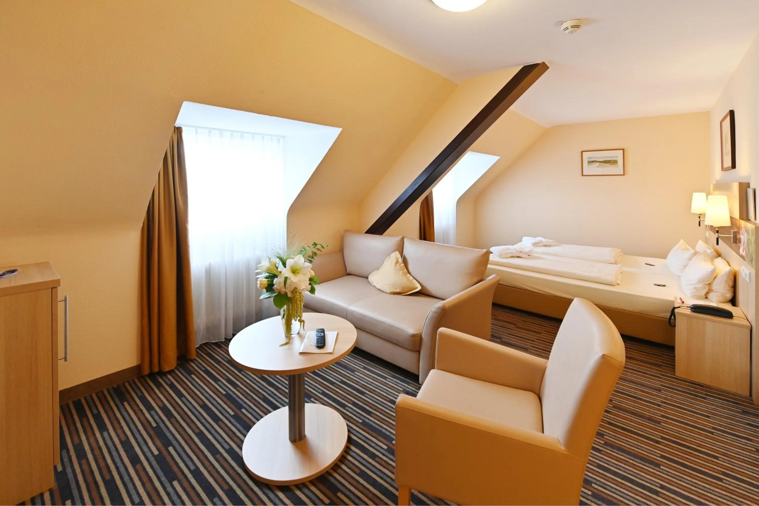 Photo of the whole room, Bed in Kurpark-Hotel