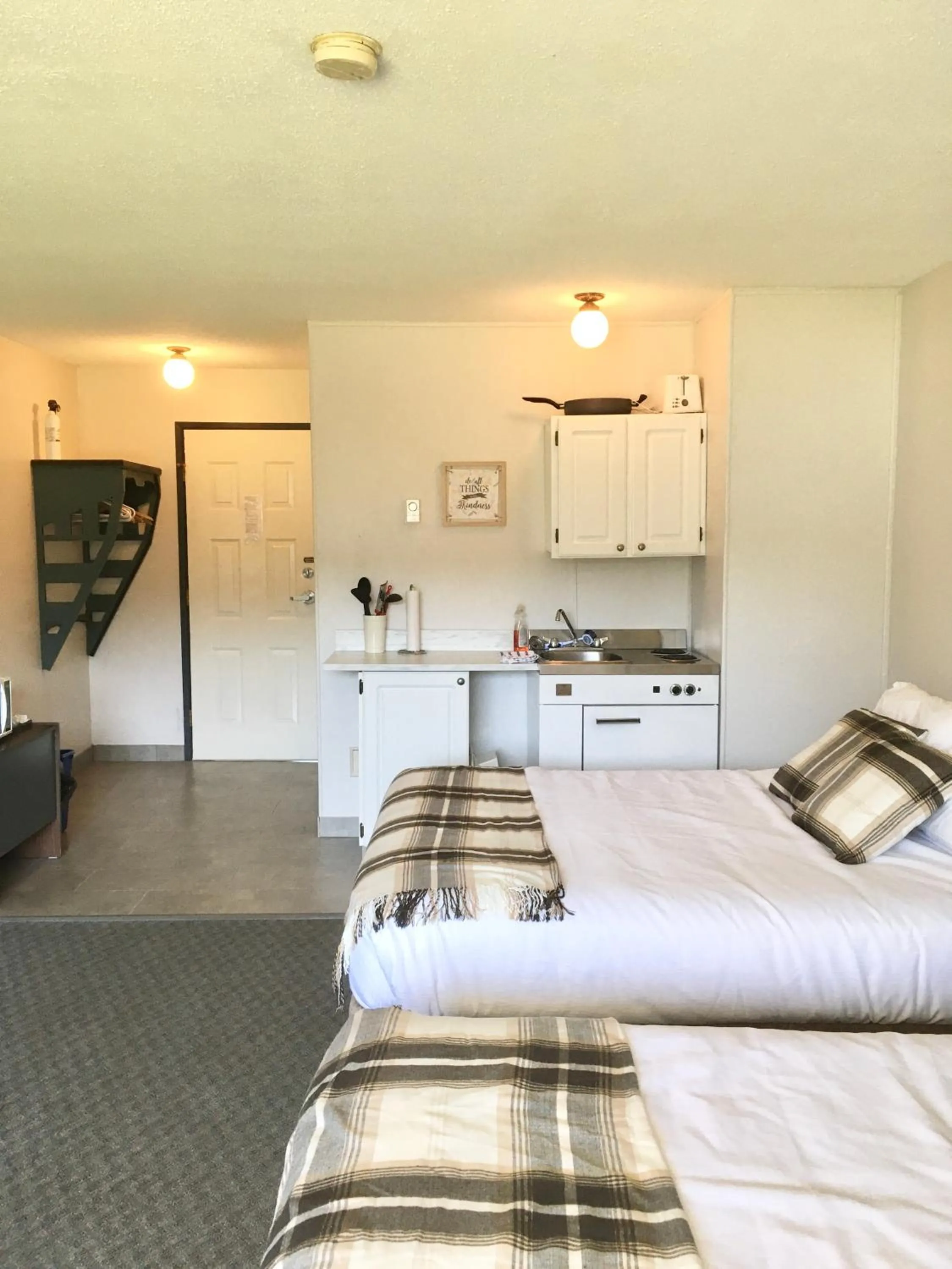 Christina Lake Motel and RV Park