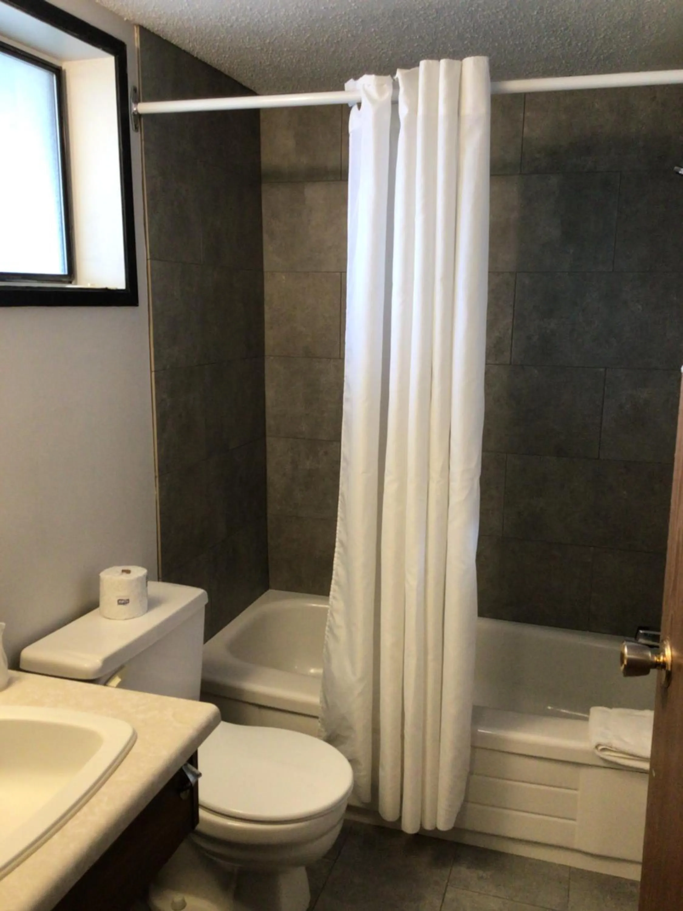 Christina Lake Motel and RV Park