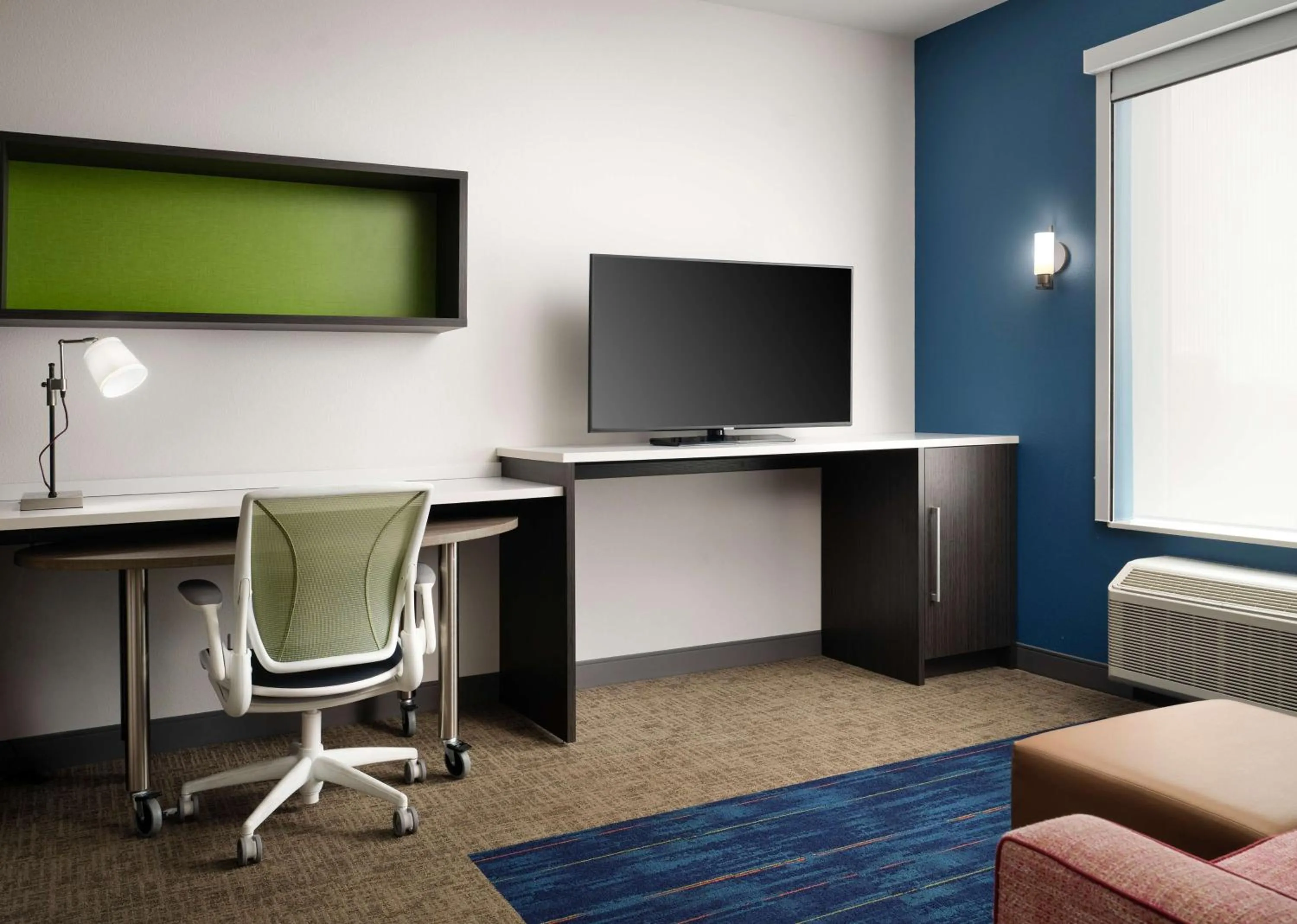 Bedroom in Home2 Suites Troy, OH