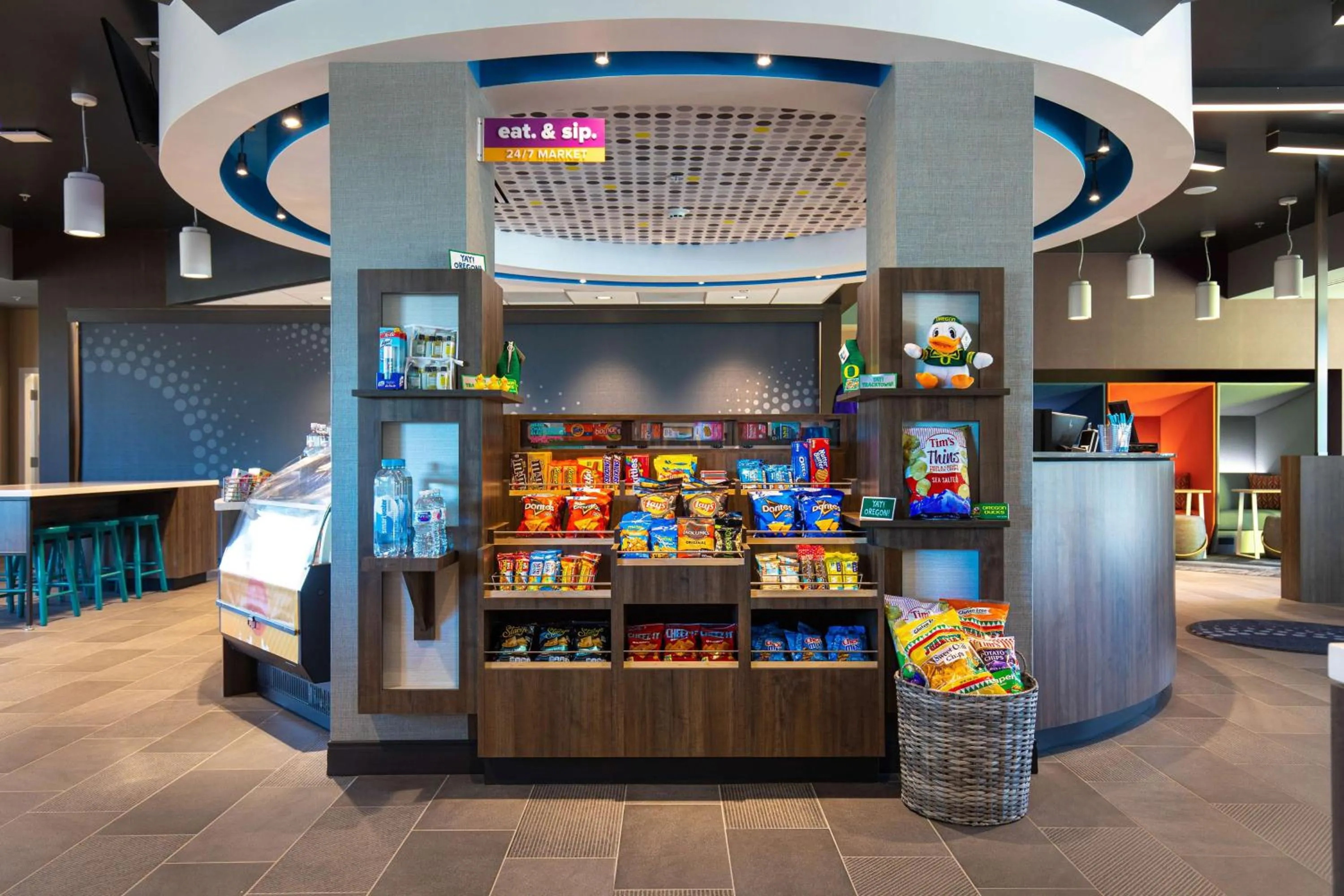 Restaurant/places to eat in Tru By Hilton Eugene, Or