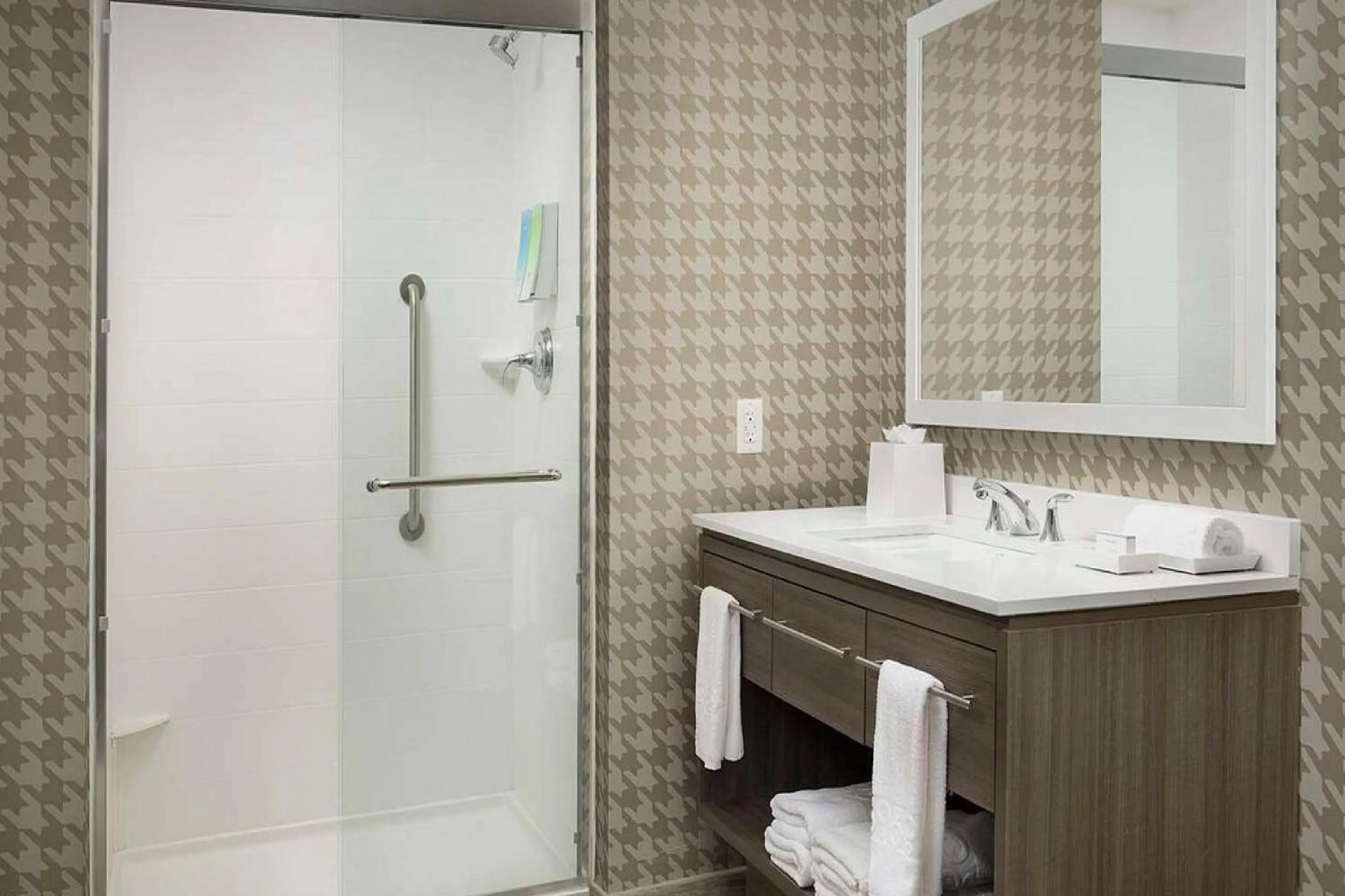Bathroom in Home2 Suites By Hilton Miami Doral West Airport, Fl