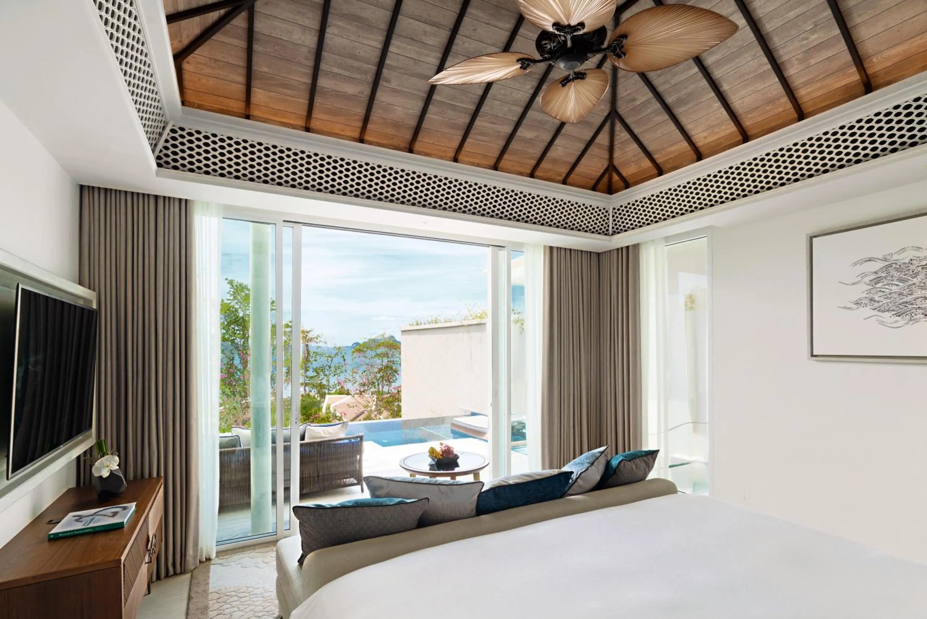 Swimming pool, Bed in Banyan Tree Krabi