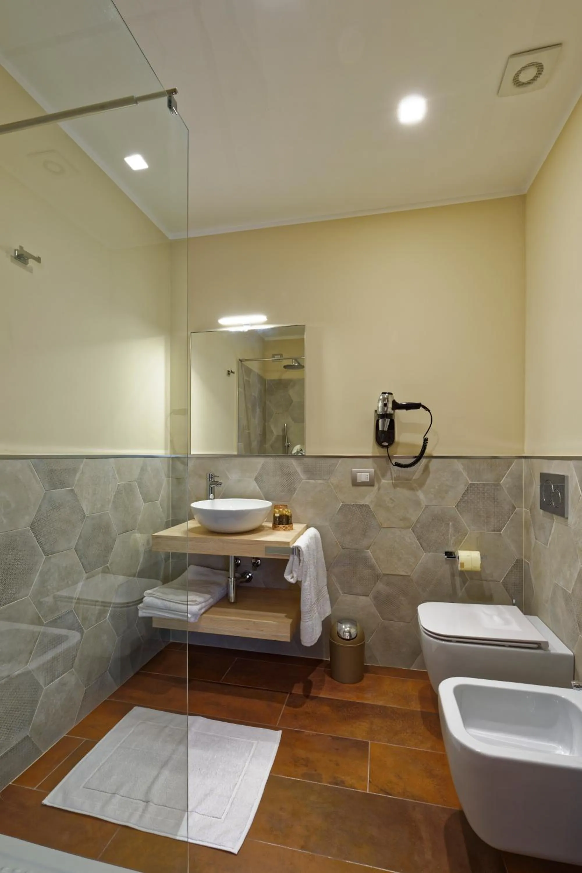 Bathroom in RED RIBBON