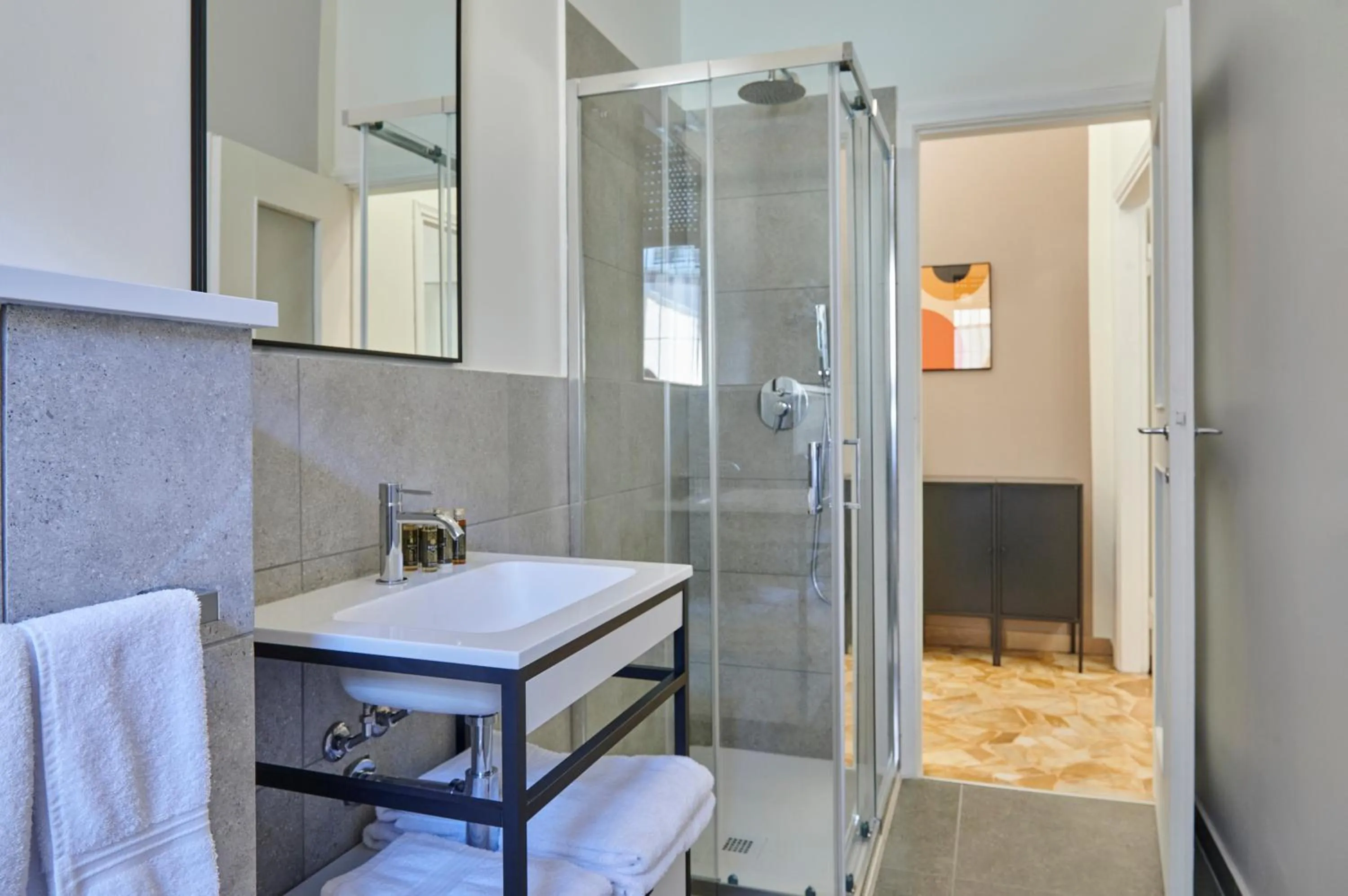 Bathroom in RED RIBBON