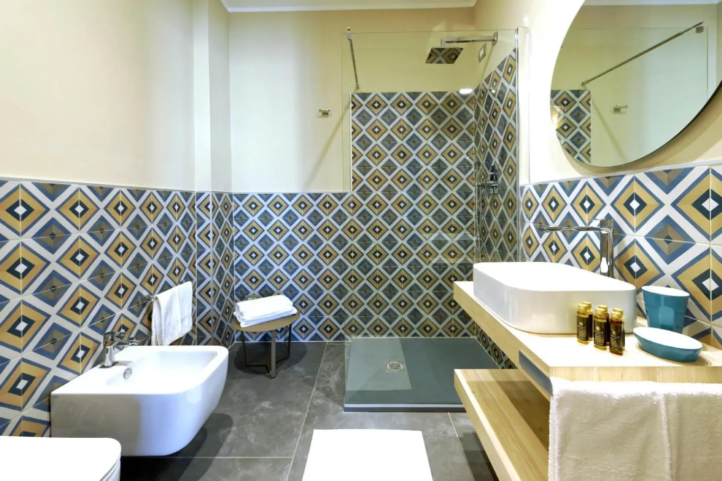 Bathroom in GREEN RIBBON