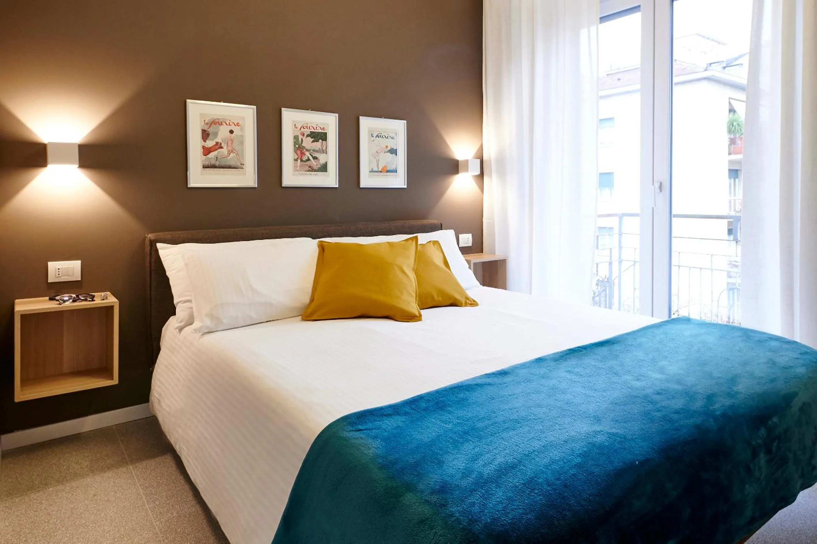 Bedroom, Bed in GREEN RIBBON