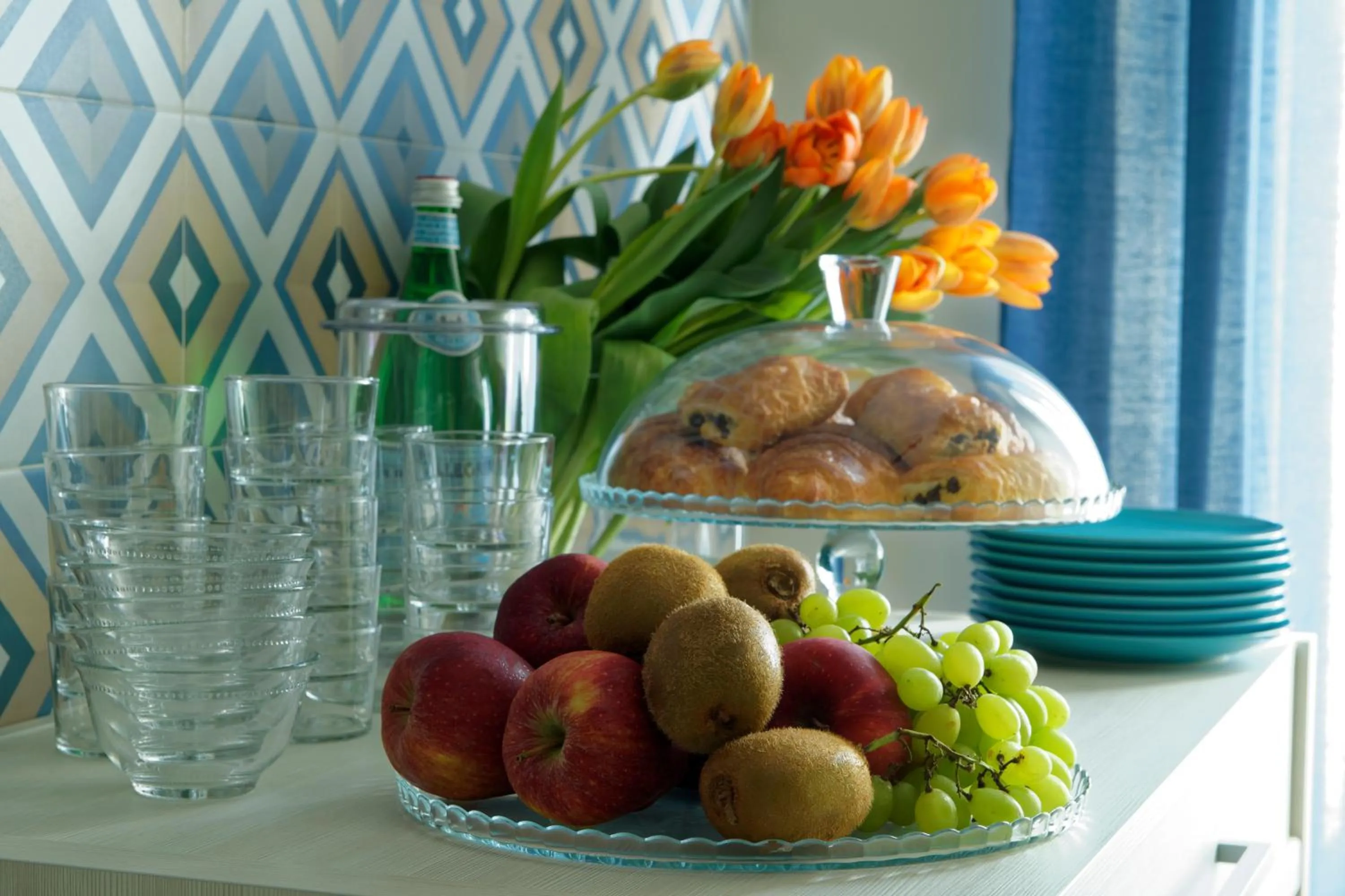 Breakfast in GREEN RIBBON