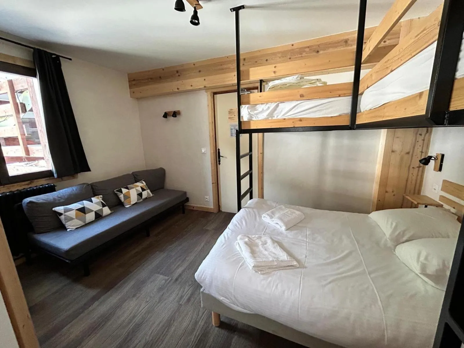 Bed in Hôtel le Christiania