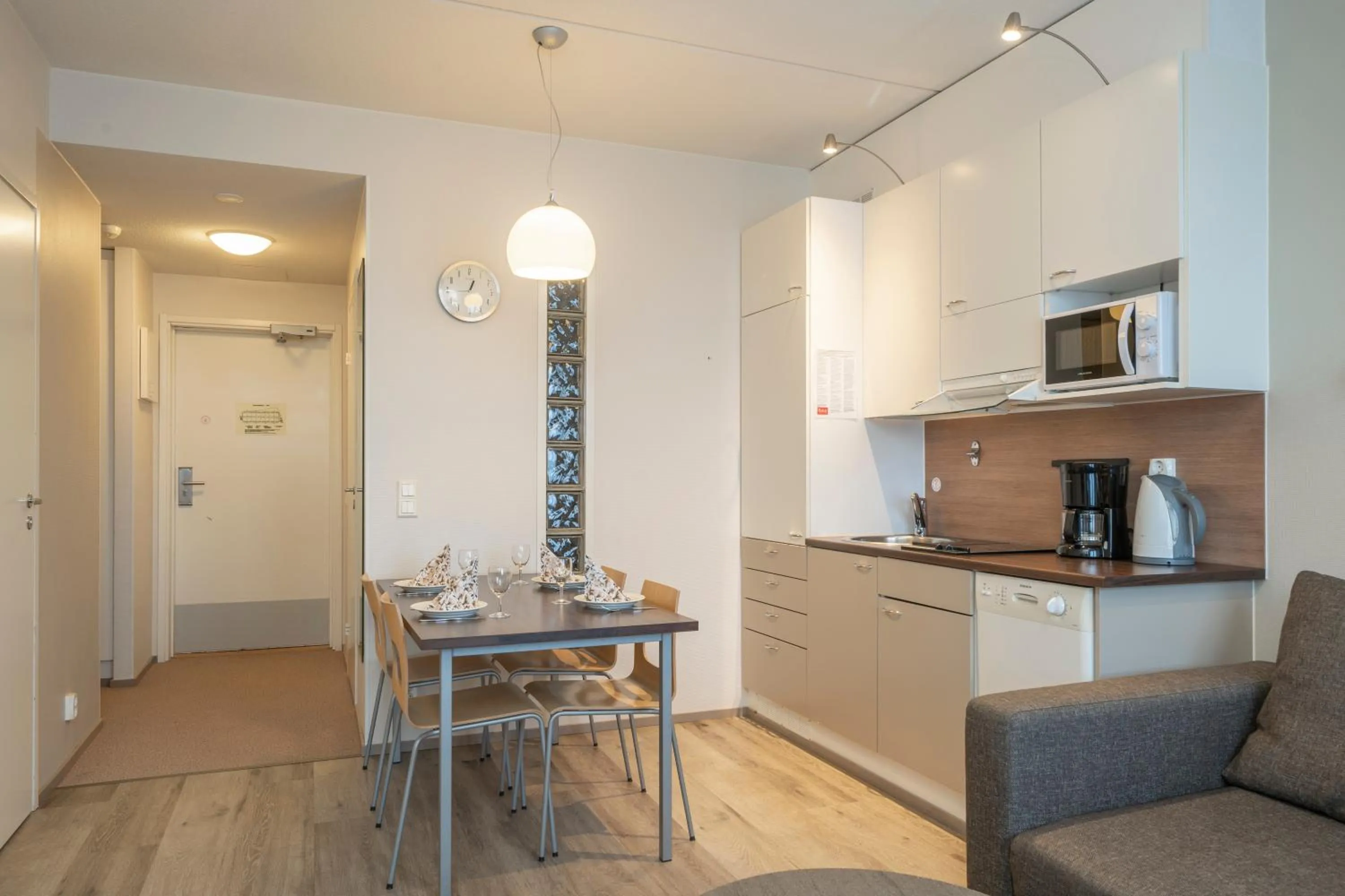 Dining area in Ski-Inn RukaSuites