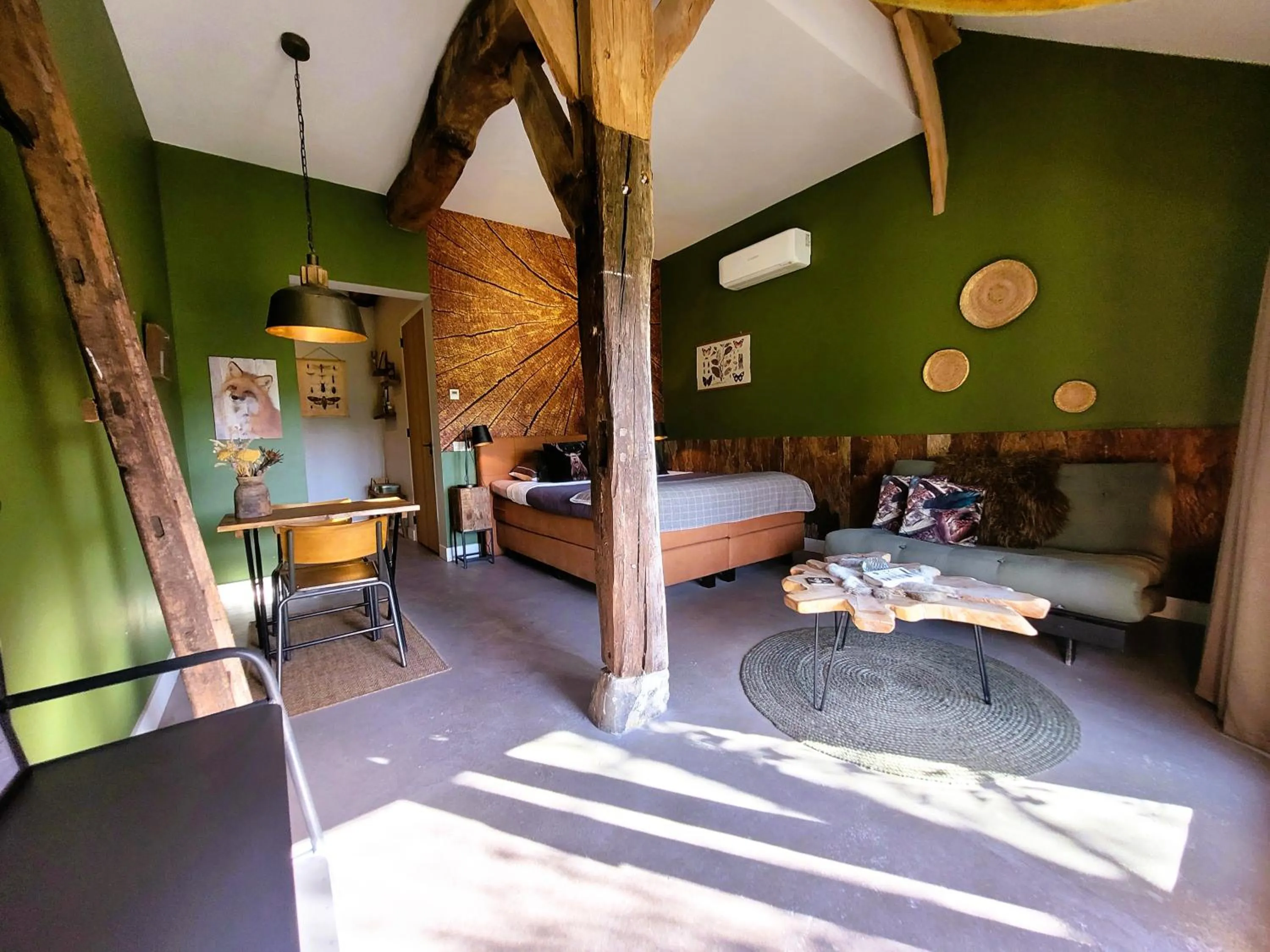 Seating area, Bed in 't Buitenverblijf Erve Punte