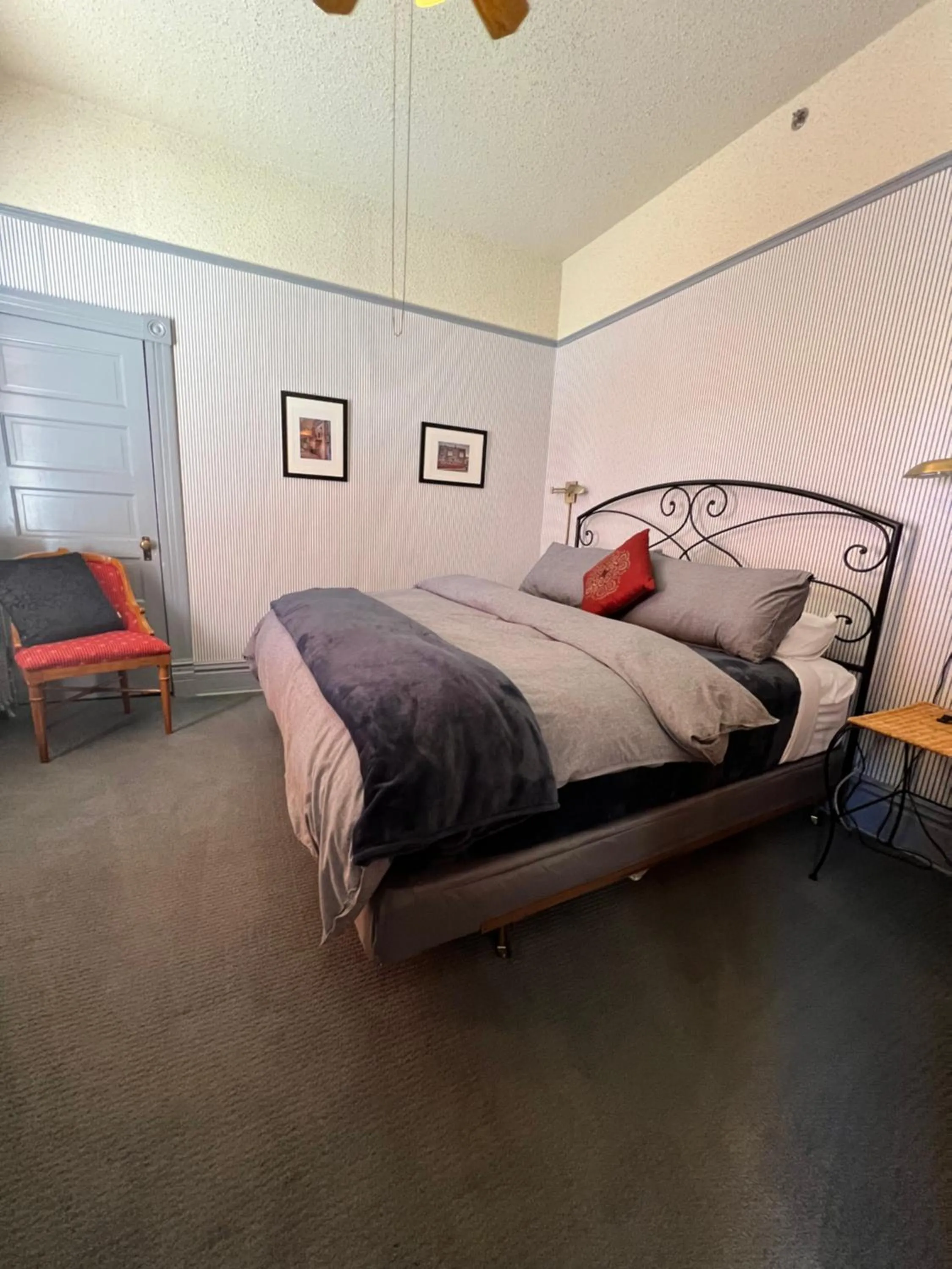 Bedroom in Hotel St Nicholas