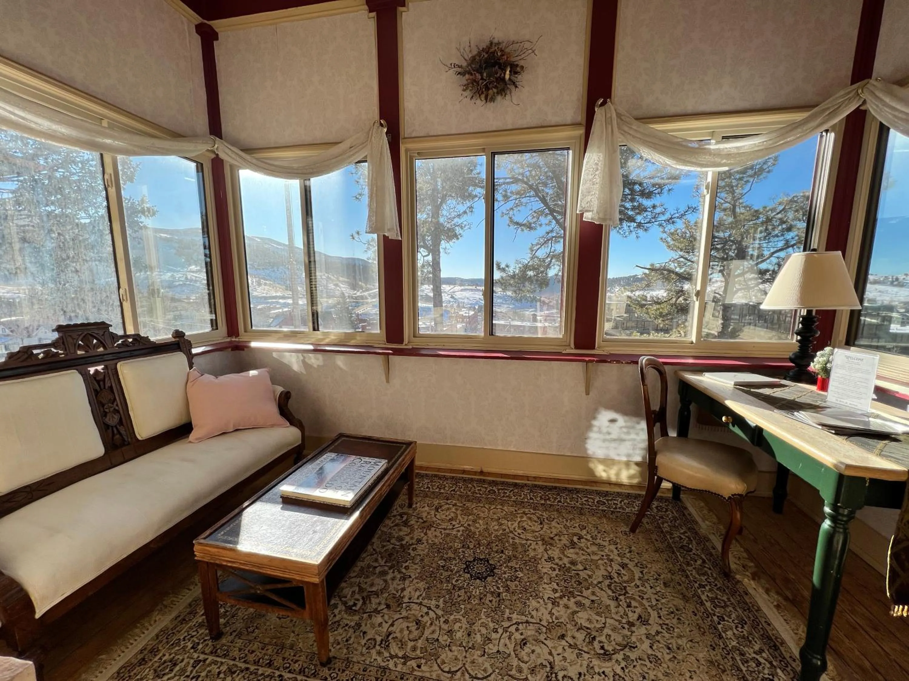 Seating area in Hotel St Nicholas