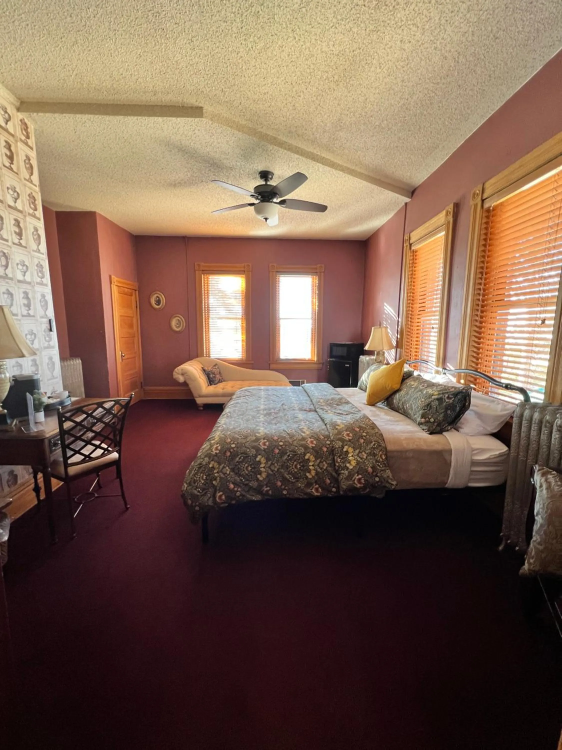 Seating area in Hotel St Nicholas