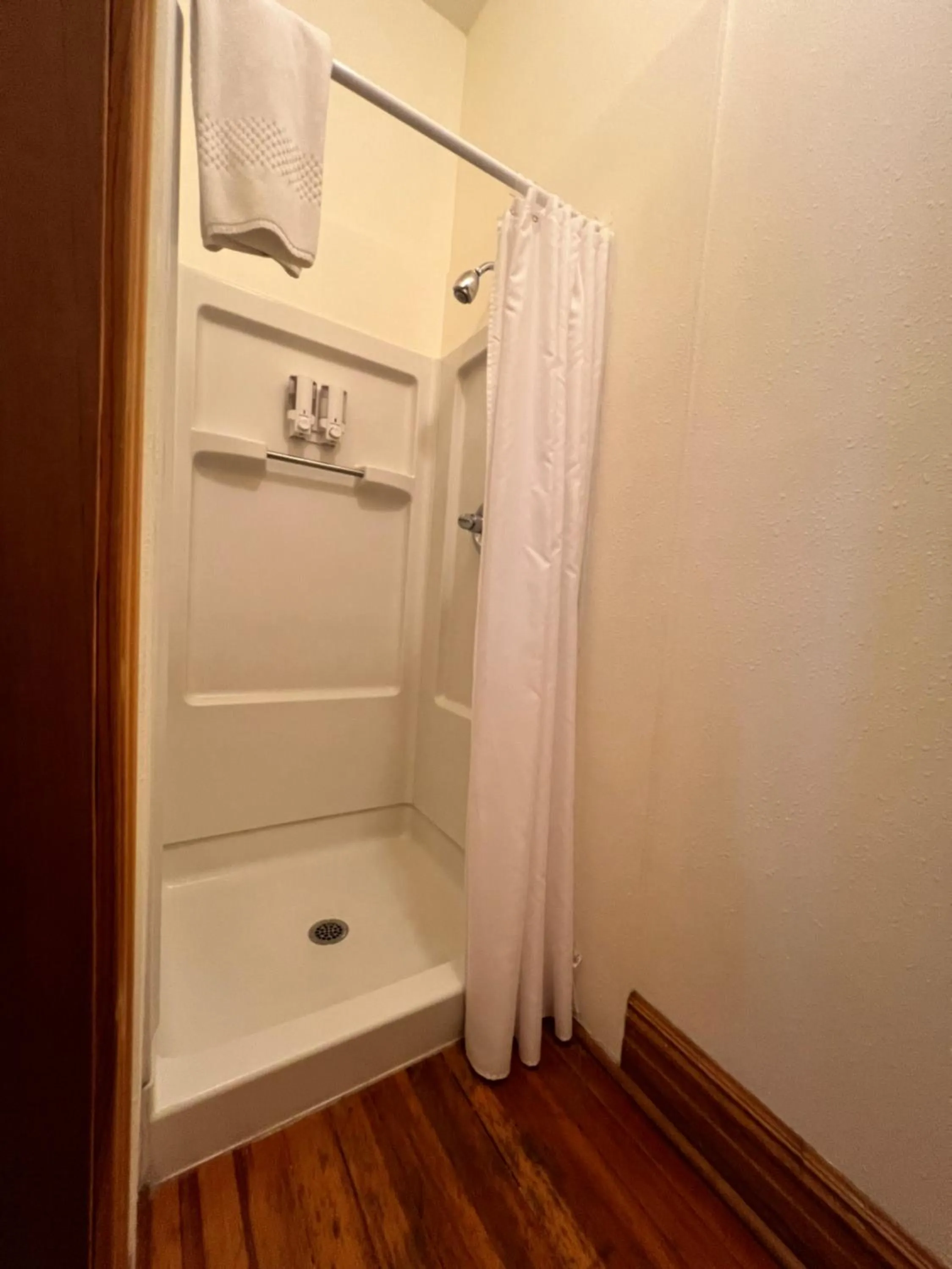 Bathroom in Hotel St Nicholas