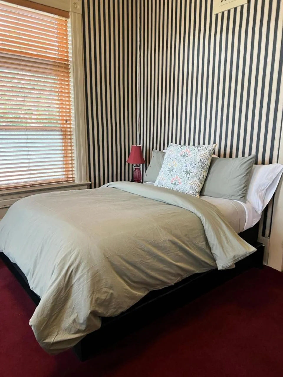 Bedroom in Hotel St Nicholas