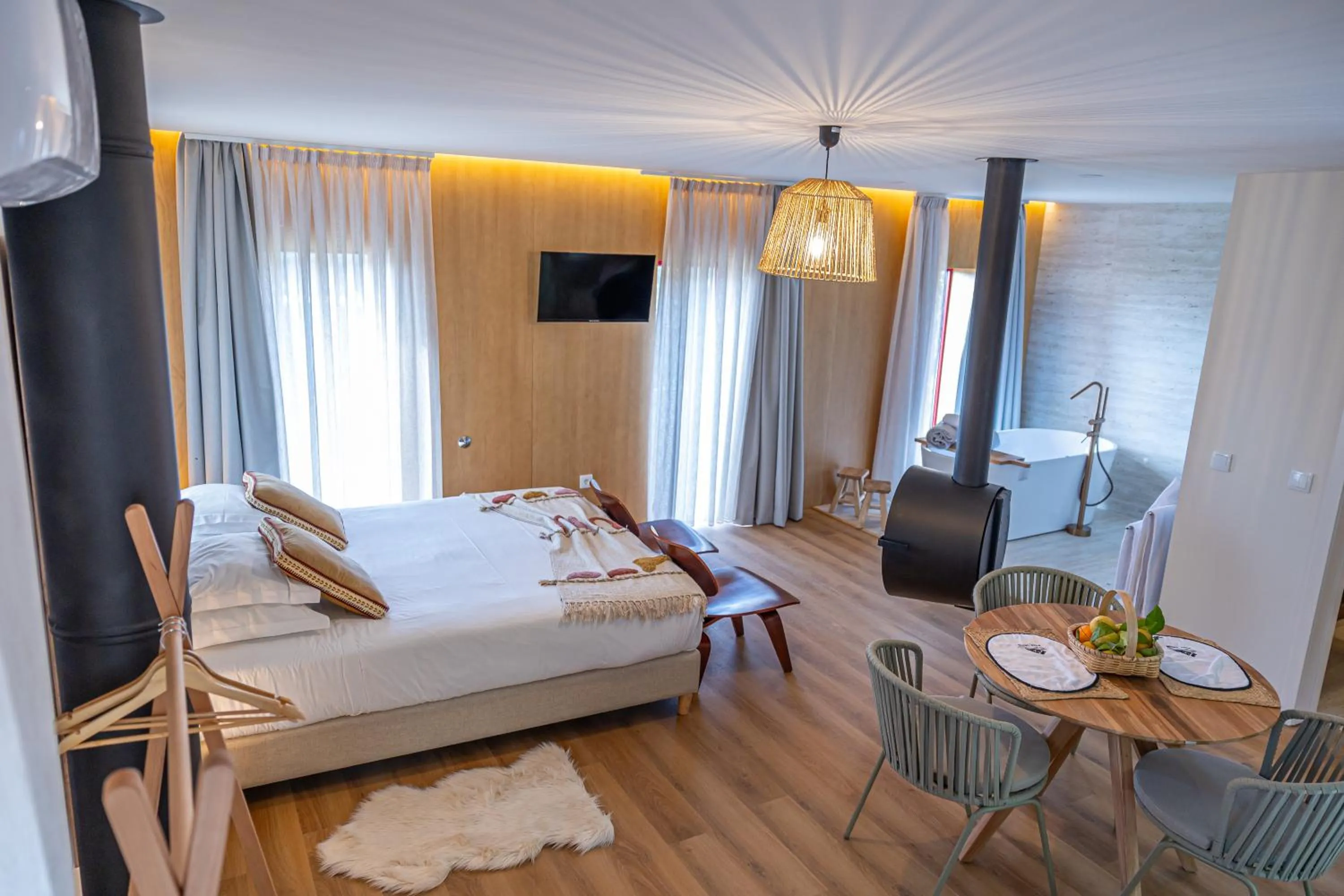 Photo of the whole room, Bed in Peso Village