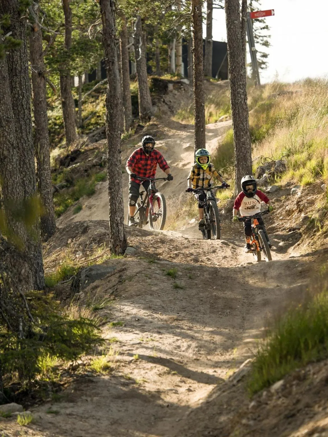 Cycling in Ski-Inn AurinkoRinne