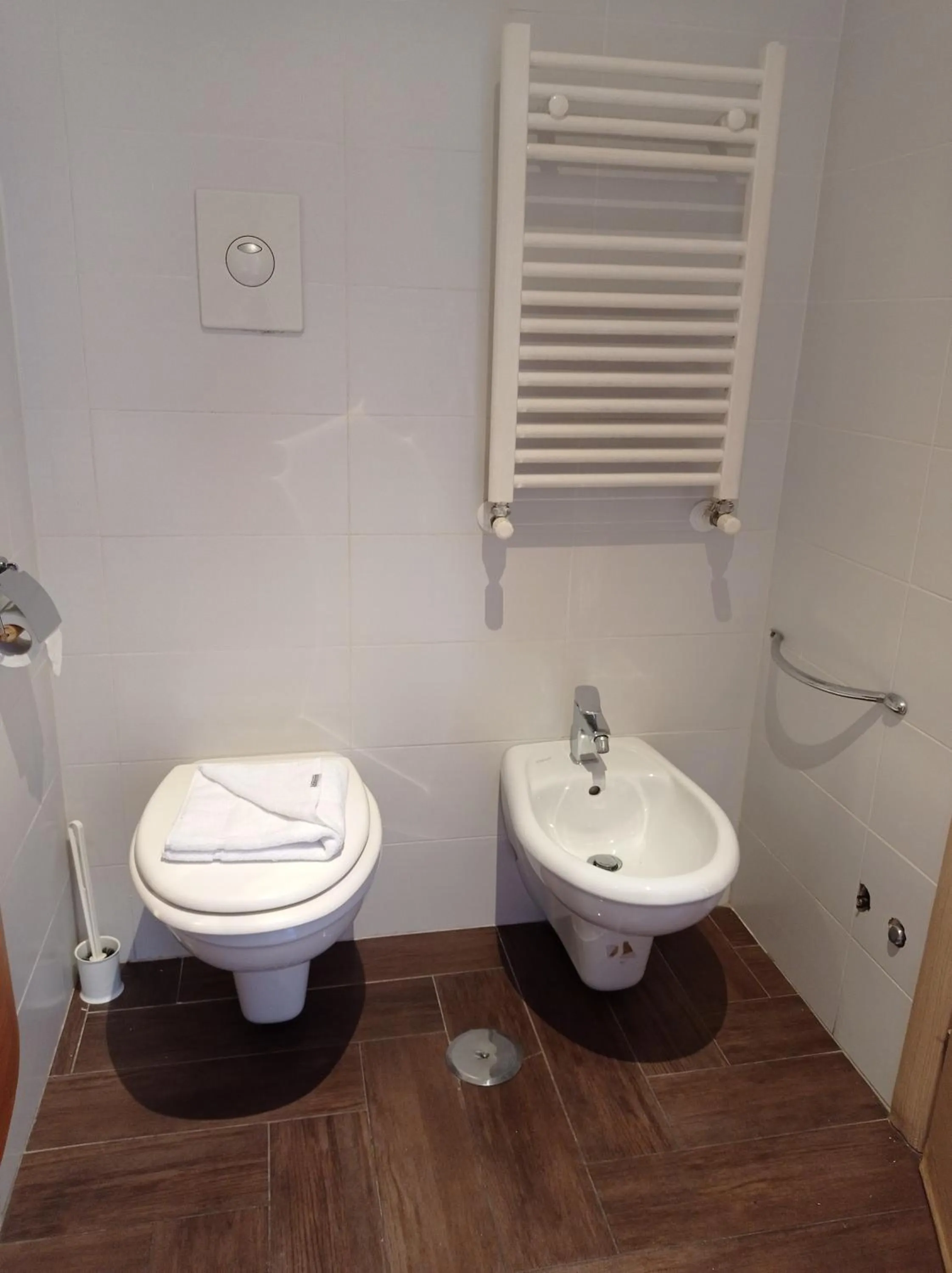 Bathroom in Rome Travellers Hotel