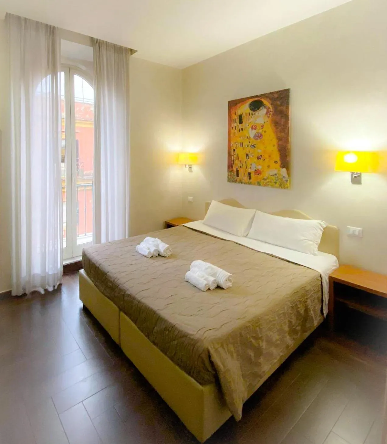 Bed in Rome Travellers Hotel