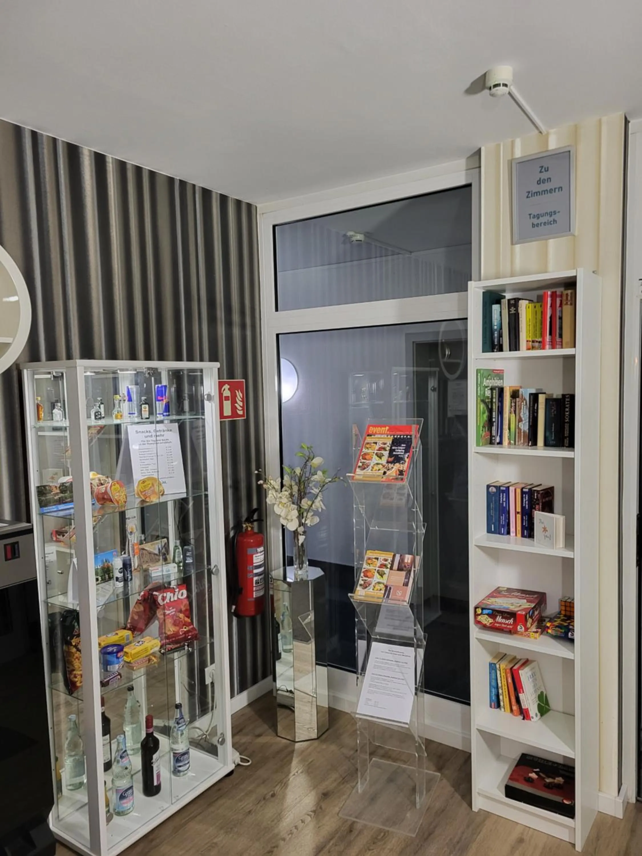 Restaurant/places to eat in Check Inn Hotel Merseburg