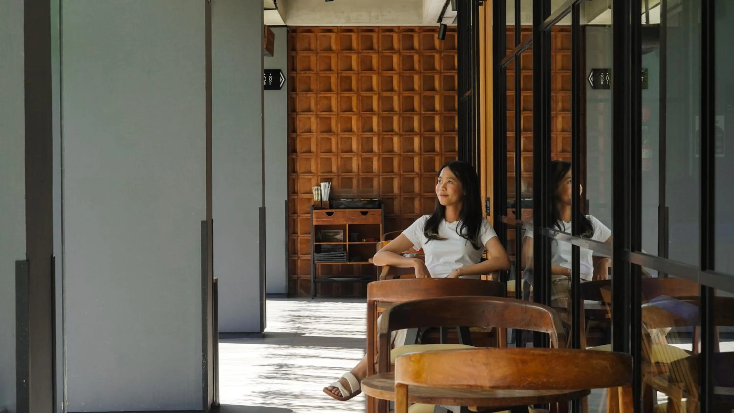 Restaurant/places to eat in JW NAUNGAN COLIVING