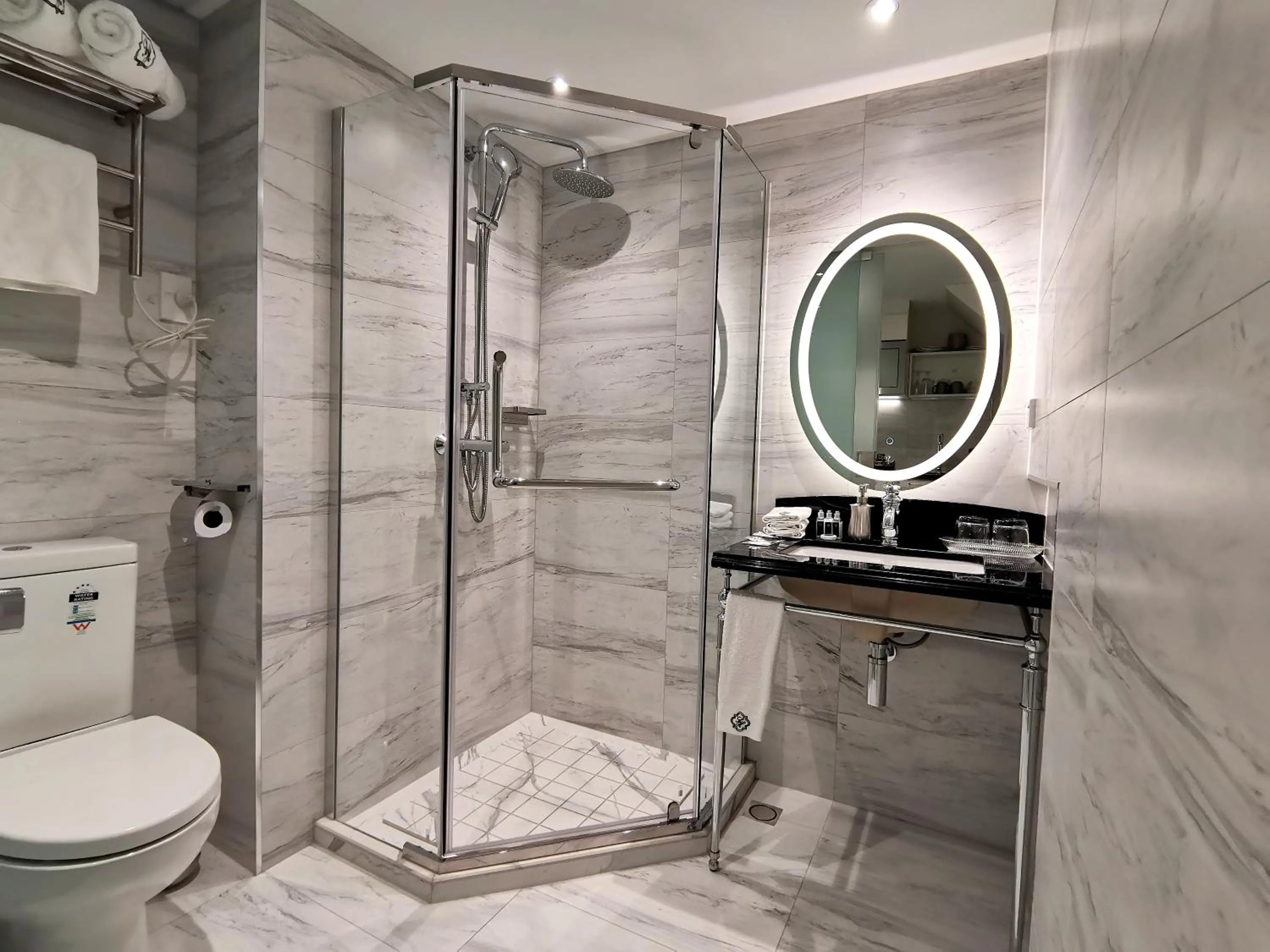 Bathroom in The Salisbury