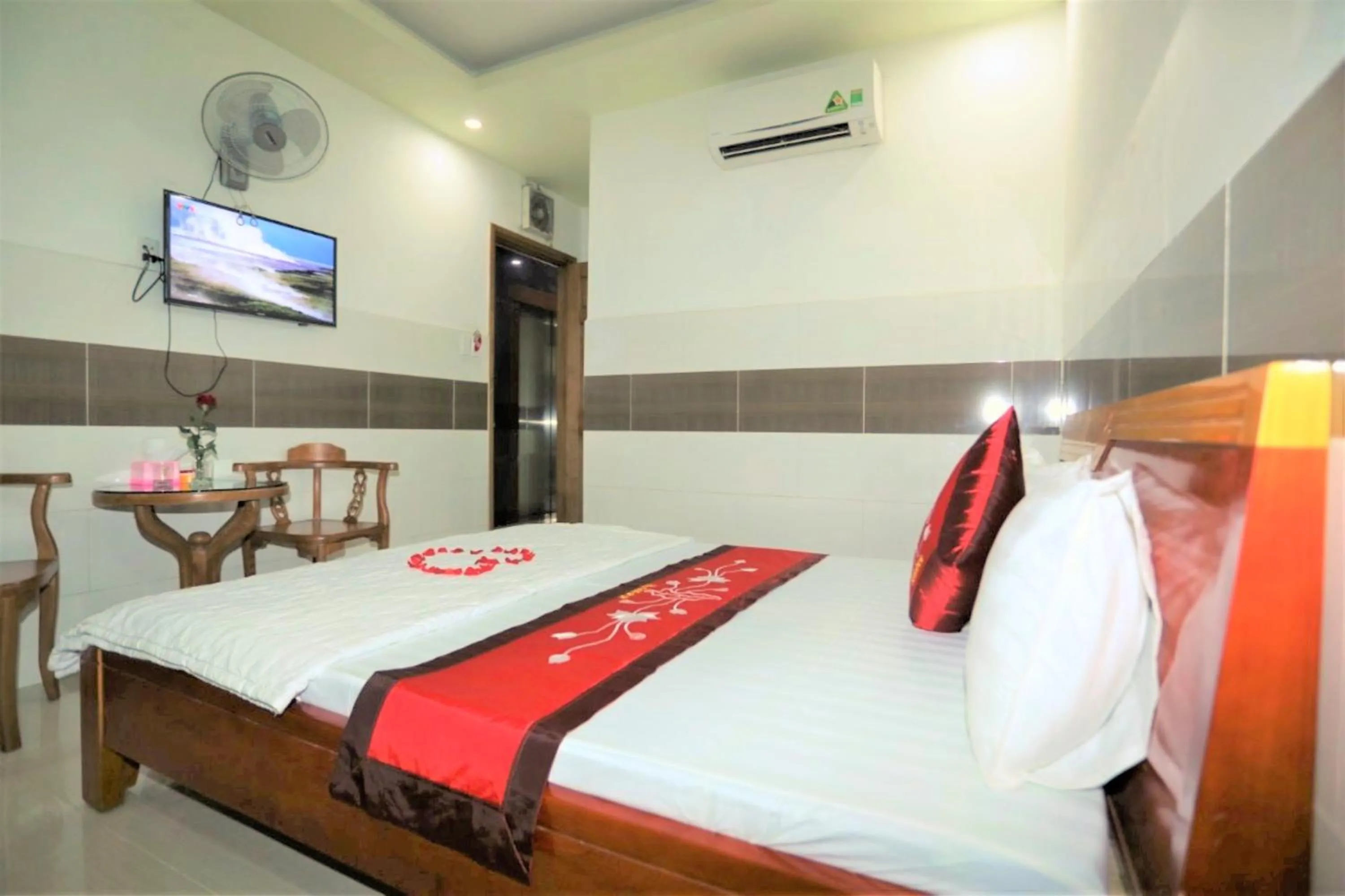 Bed in Dai An Go Vap Hotel