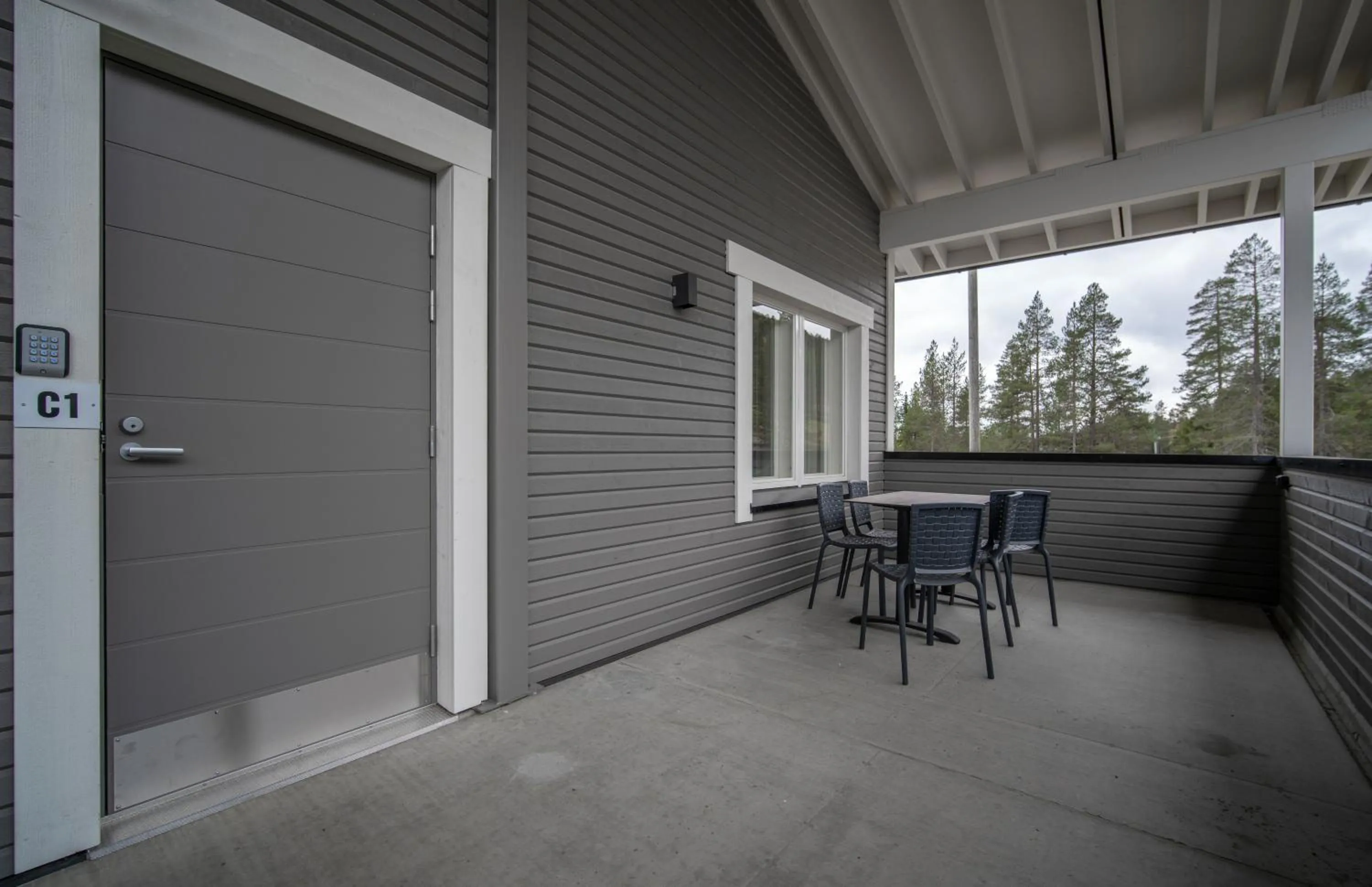 Facade/entrance in Ski-Inn PyhäLinna