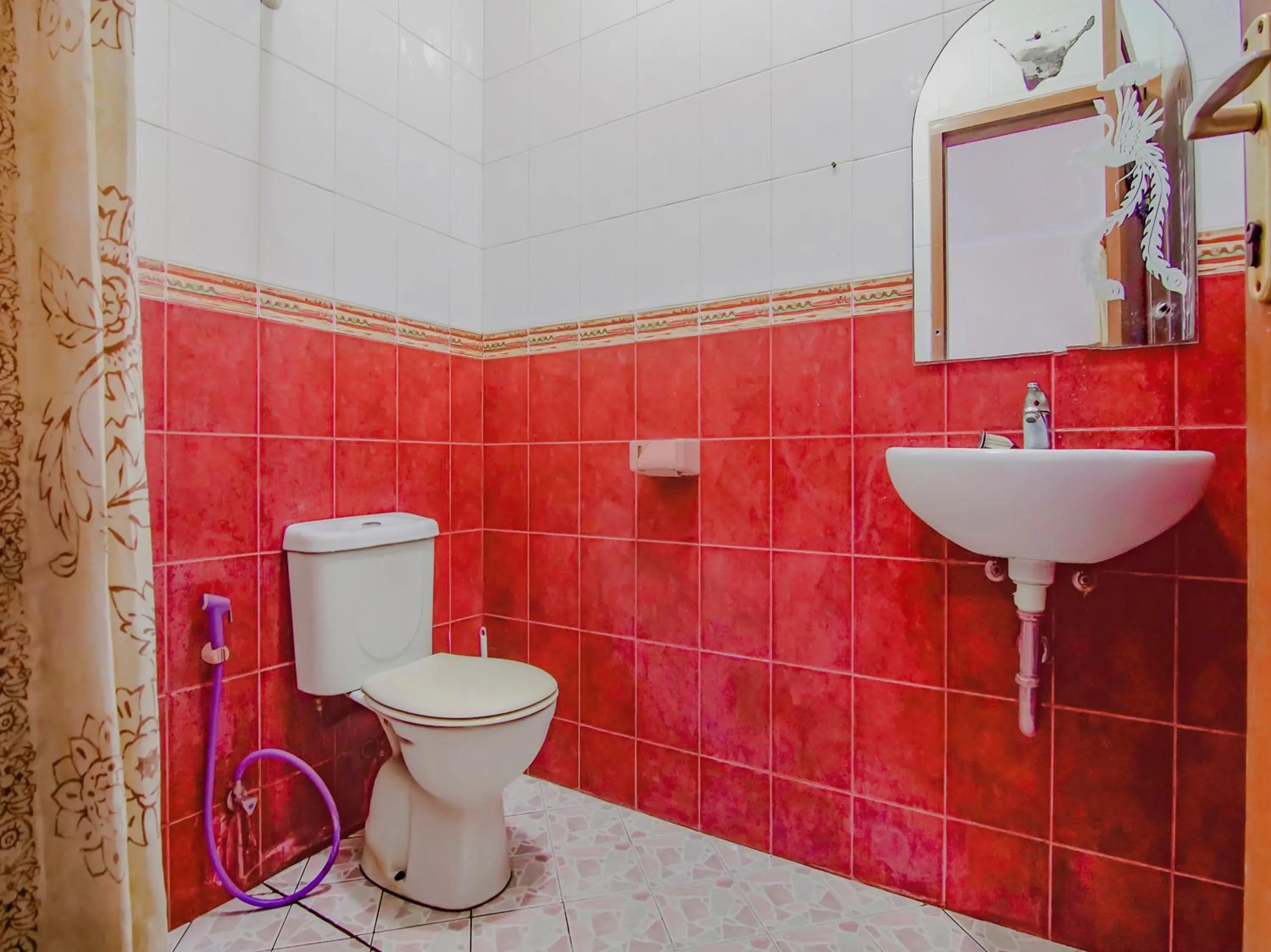 Bathroom in Hotel O Gayatri Residence