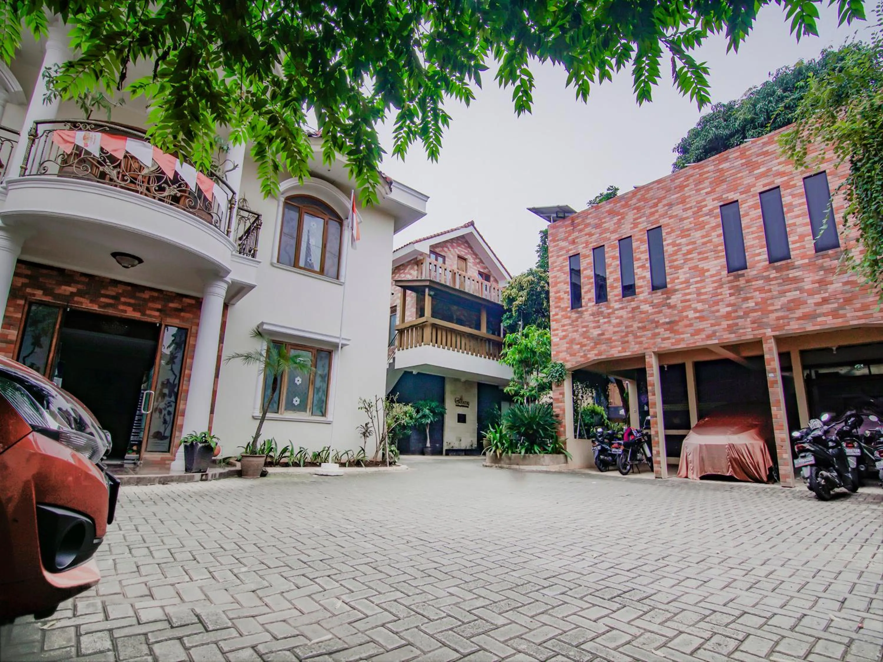 Facade/entrance in Hotel O Gayatri Residence