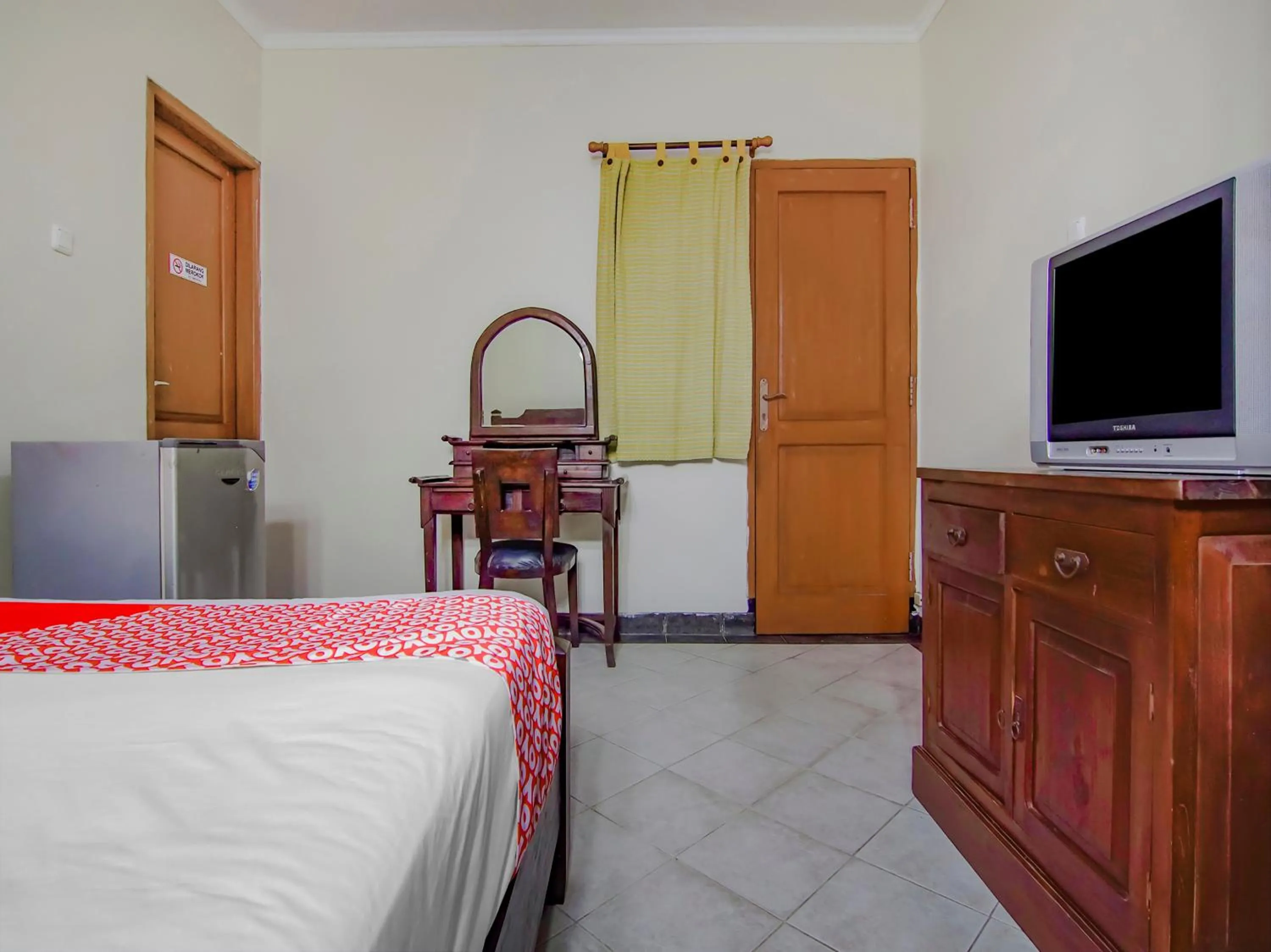 Bedroom, Bed in Hotel O Gayatri Residence