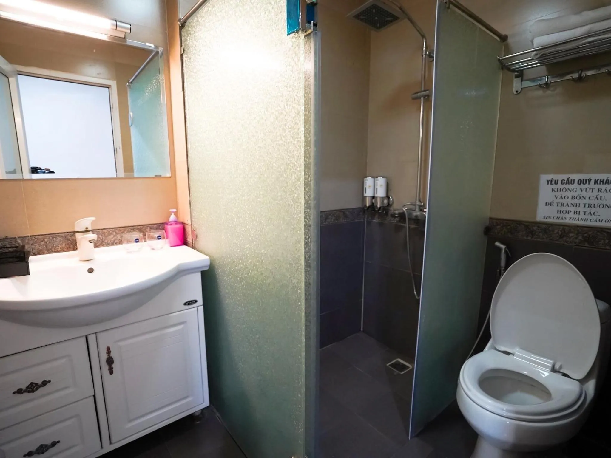 Shower in Hanoi Star Hotel