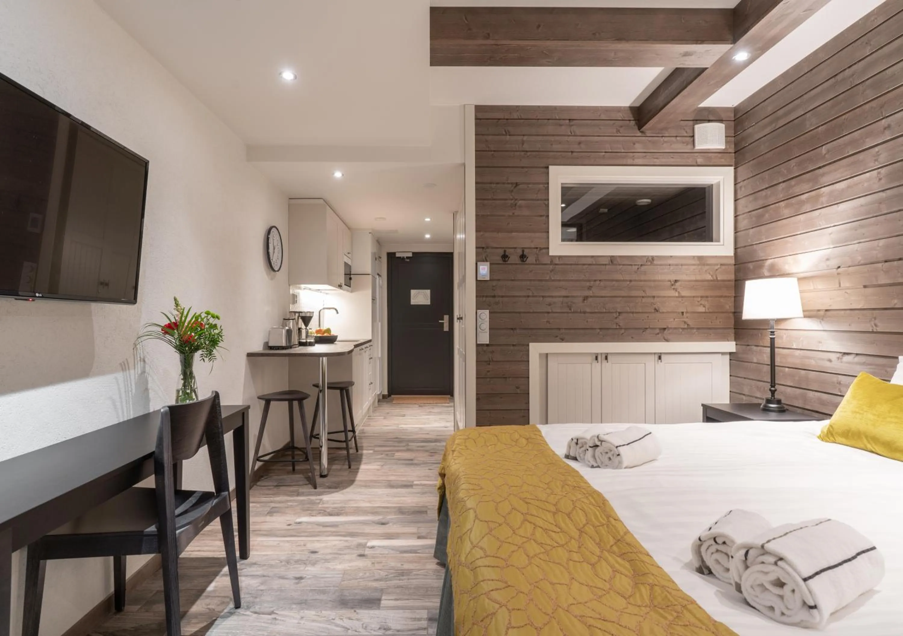 Photo of the whole room, Bed in Ski-Inn RukaValley