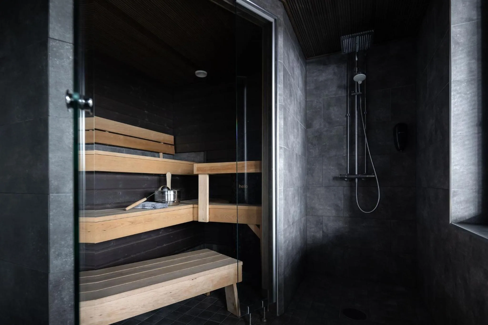 Shower in Ski-Inn RukaValley