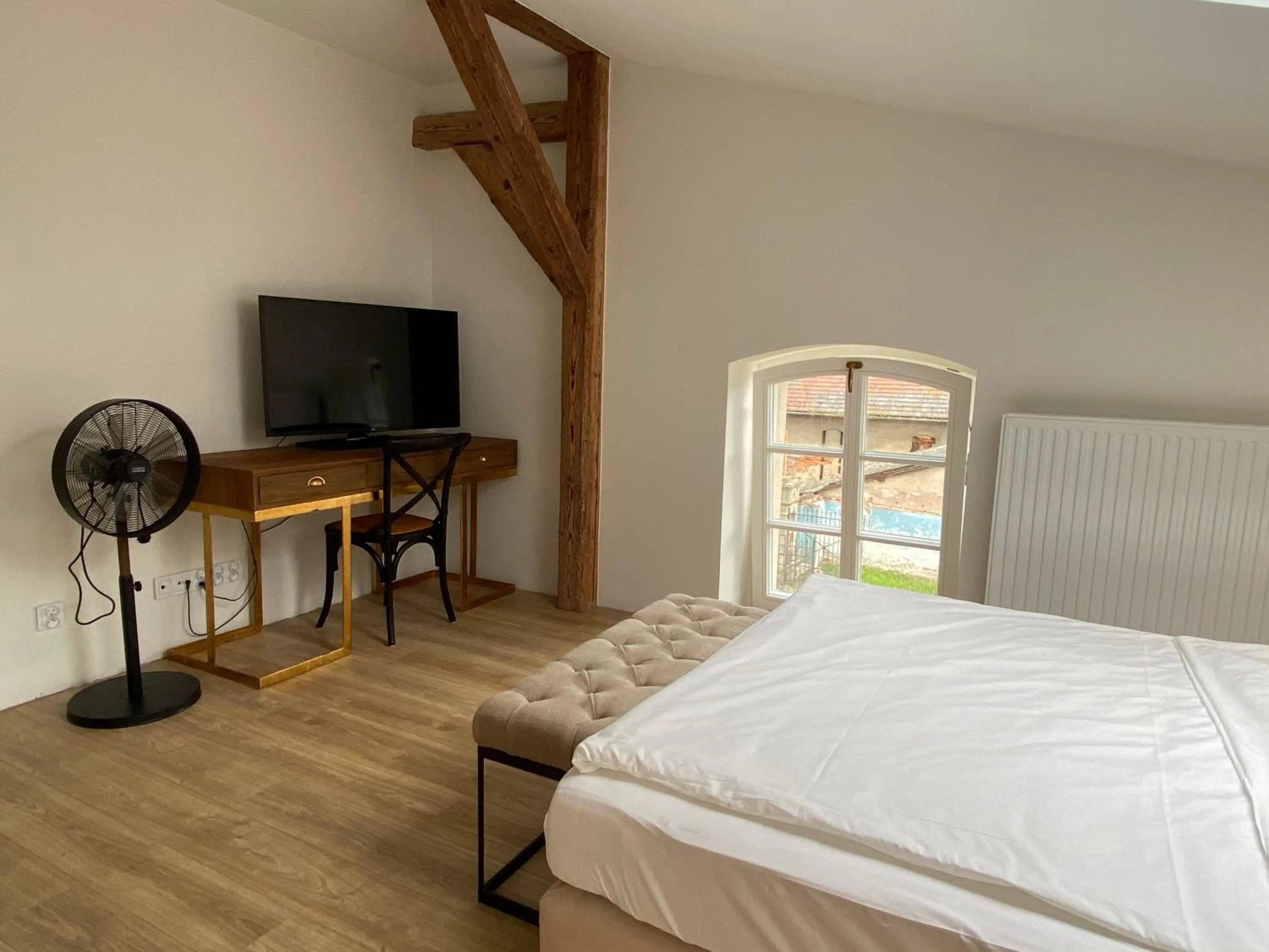 Bed in Zamek Sarny - Schloss Scharfeneck