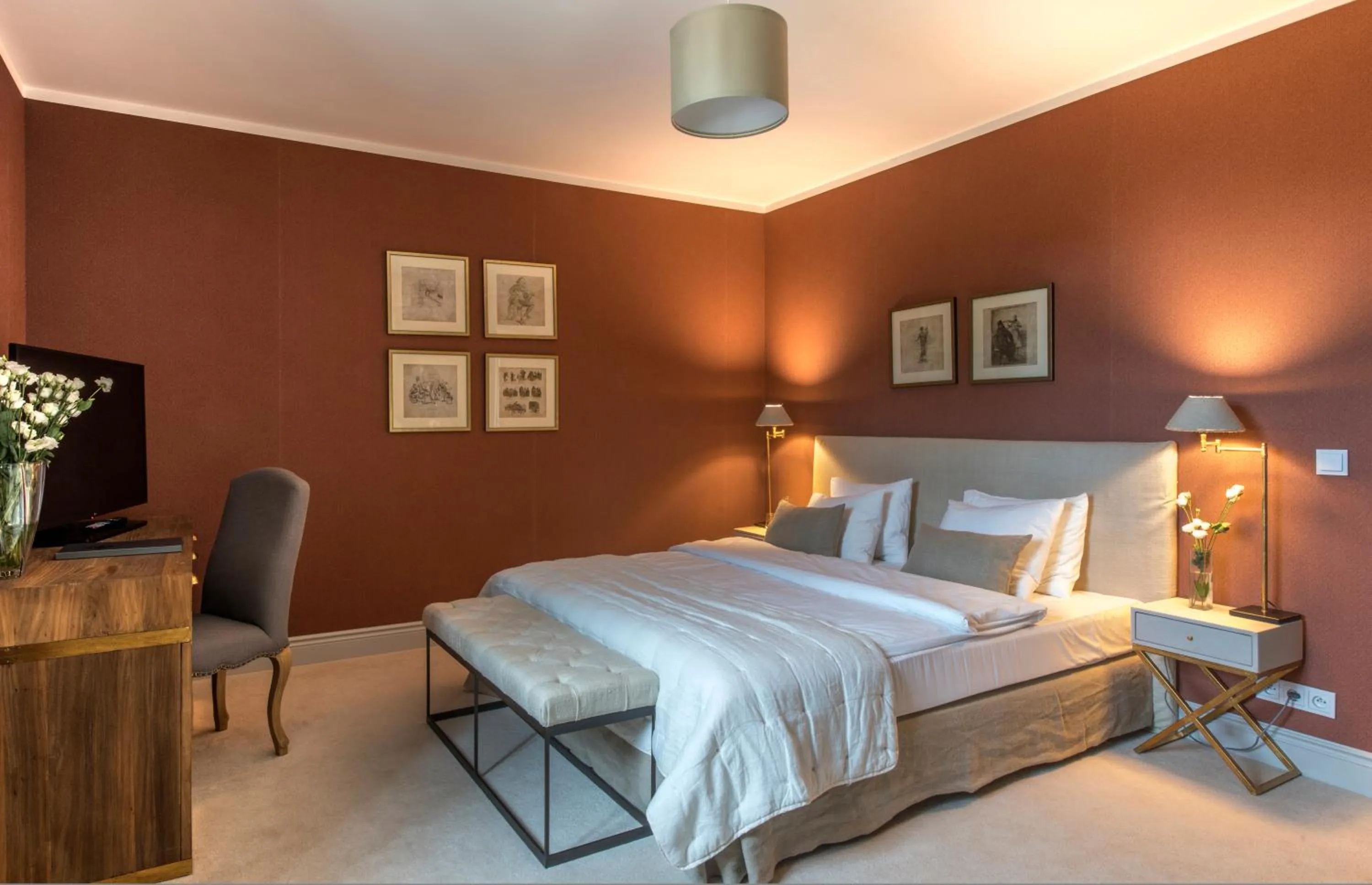 Bed in Zamek Sarny - Schloss Scharfeneck